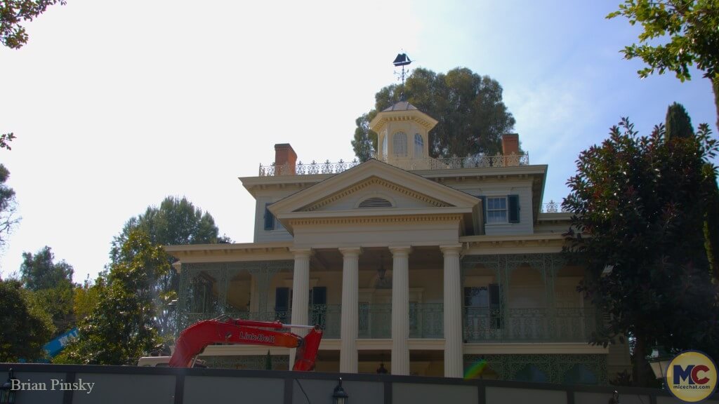 , DISNEYLAND UPDATE: Performers Unite, After Dark Alert & Icon Exit!