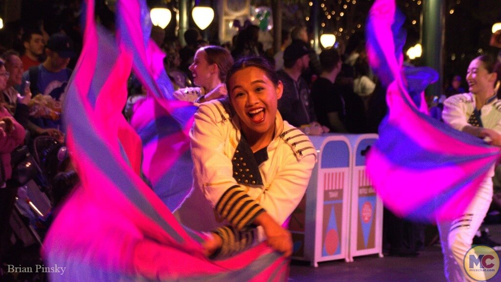, DISNEYLAND UPDATE: Performers Unite, After Dark Alert & Icon Exit!