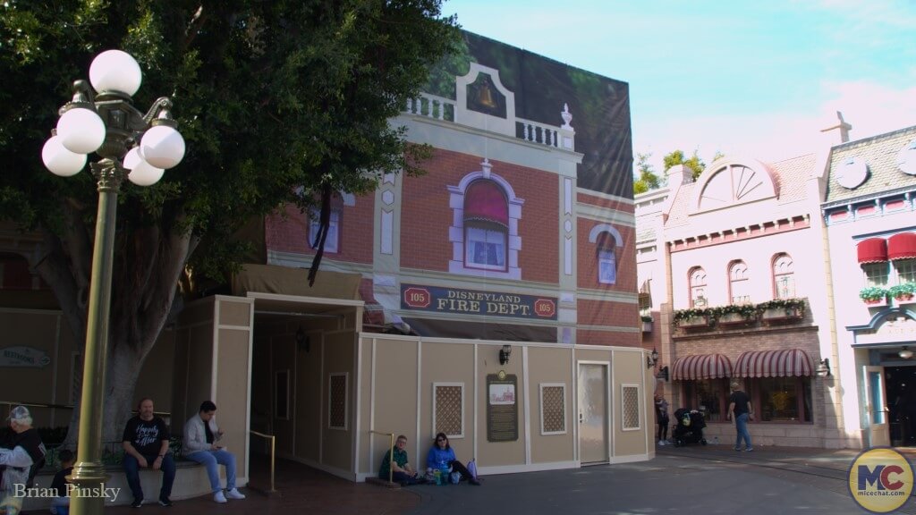 , DISNEYLAND UPDATE: Performers Unite, After Dark Alert & Icon Exit!