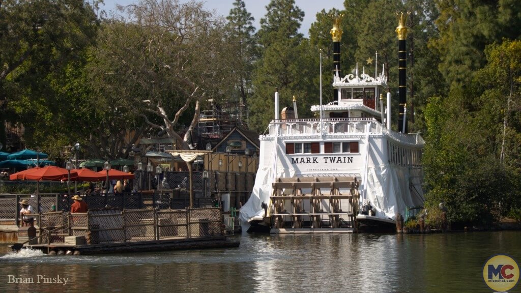 , DISNEYLAND UPDATE: Performers Unite, After Dark Alert & Icon Exit!