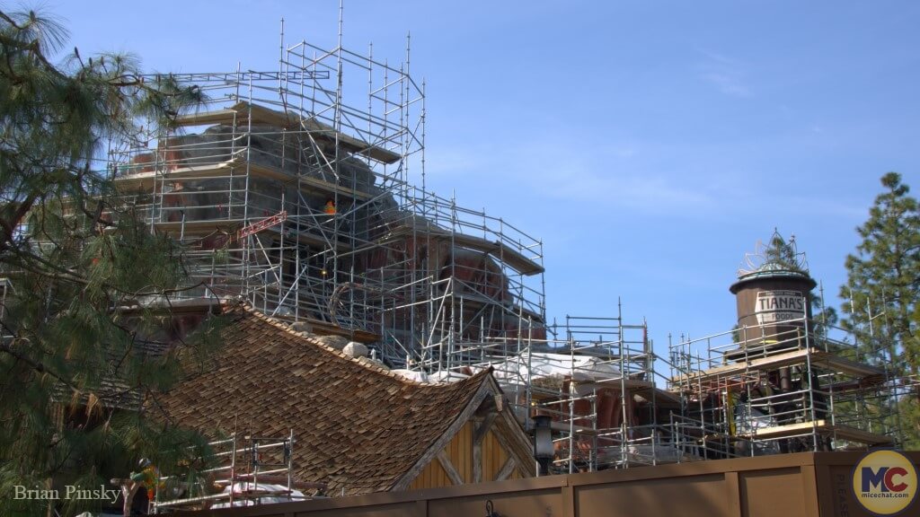 , DISNEYLAND UPDATE: Performers Unite, After Dark Alert & Icon Exit!