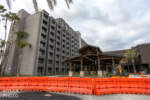 004_Knott’s_Hotel_entrance construction