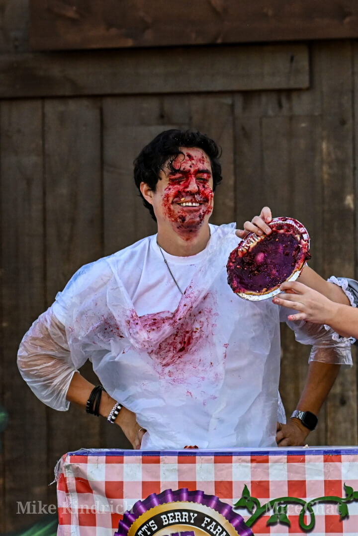 Boysenberry Festival, Knott’s Boysenberry Festival Guide 2026: Berry Best Bites & a Beautiful Bird Cage Revival