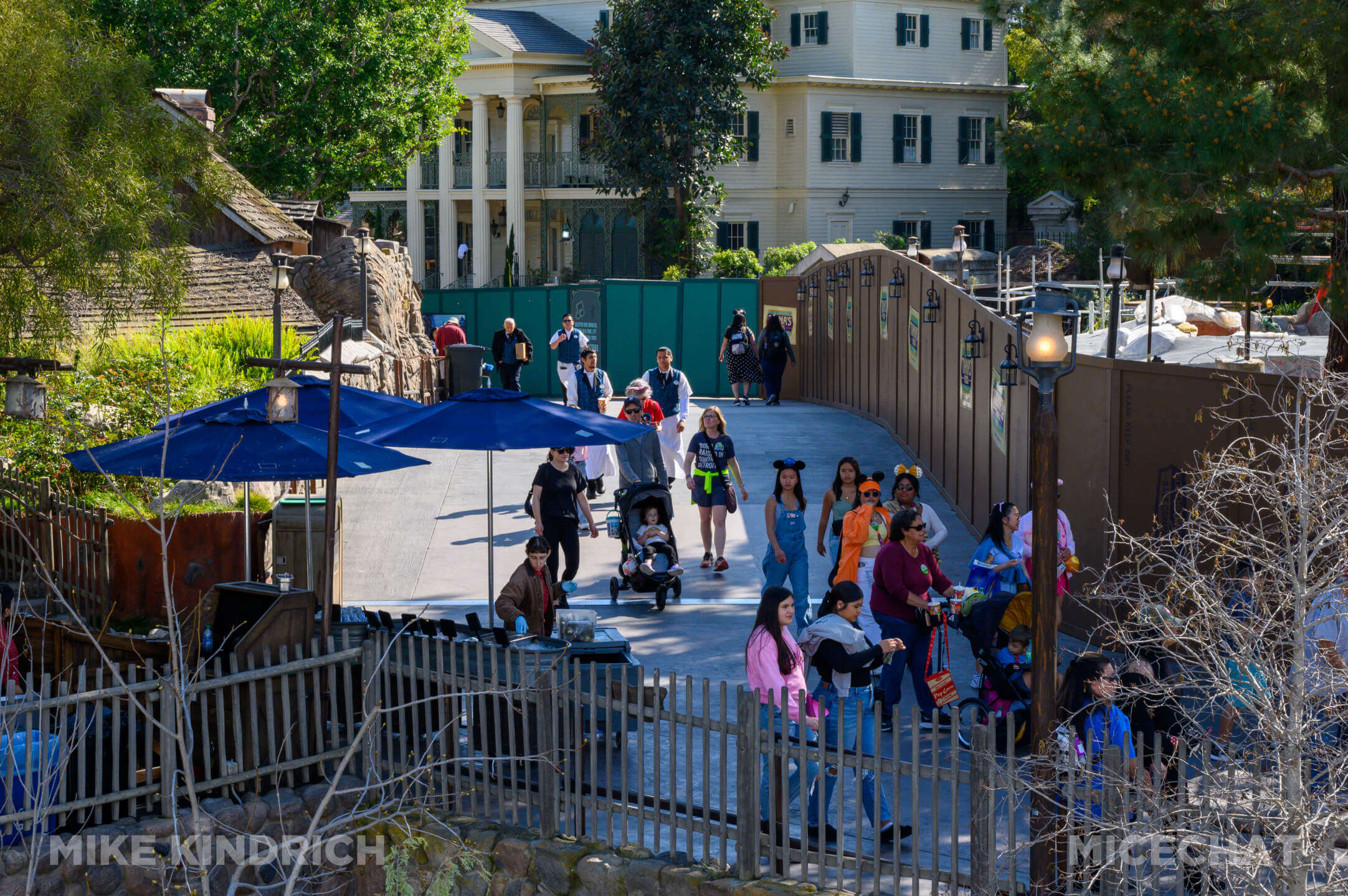 , DISNEYLAND UPDATE: Toontown Troubles Tamed, Spring Surprises &#038; Seasonal Shenanigans