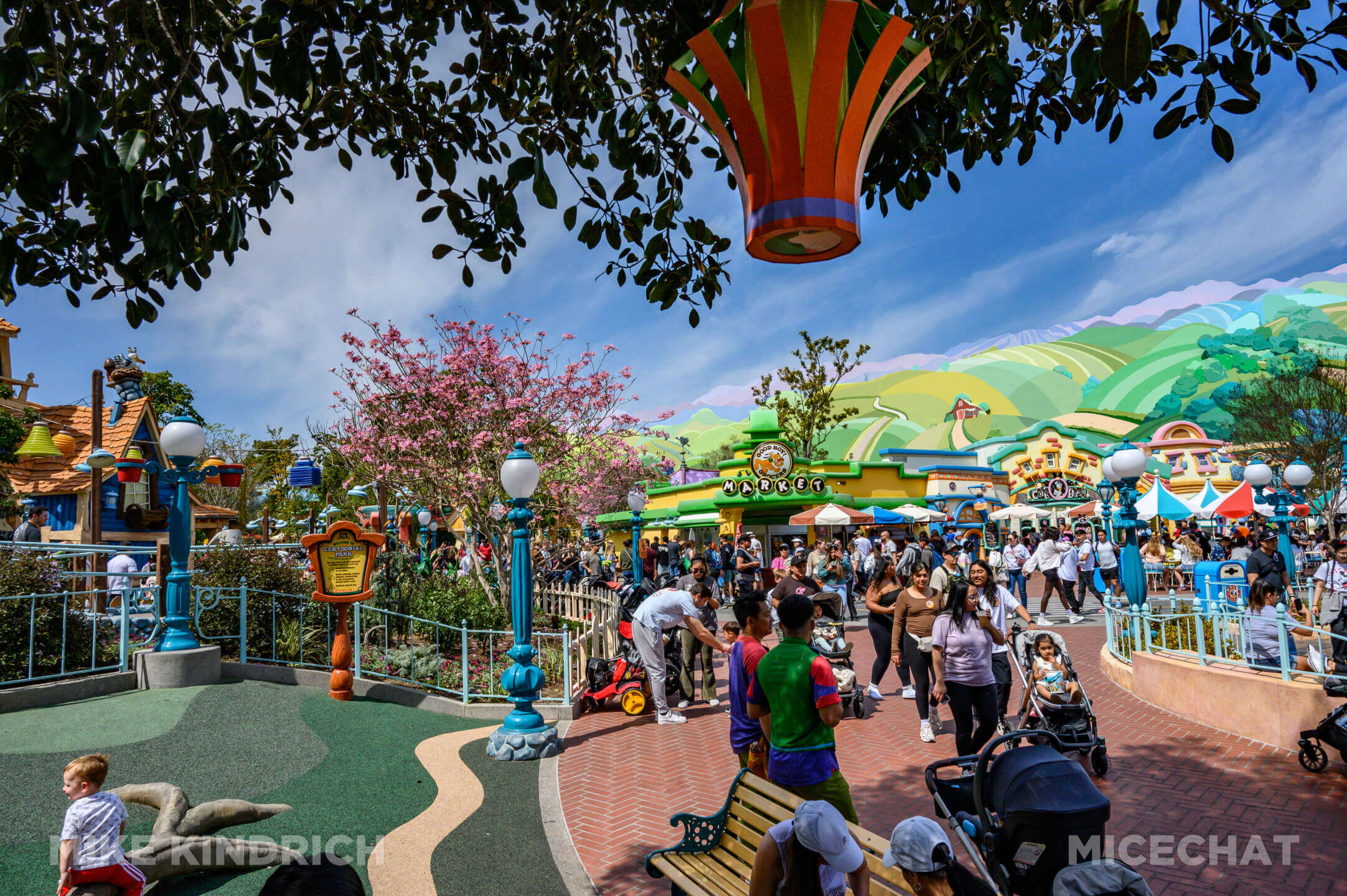 , DISNEYLAND UPDATE: Toontown Troubles Tamed, Spring Surprises &#038; Seasonal Shenanigans