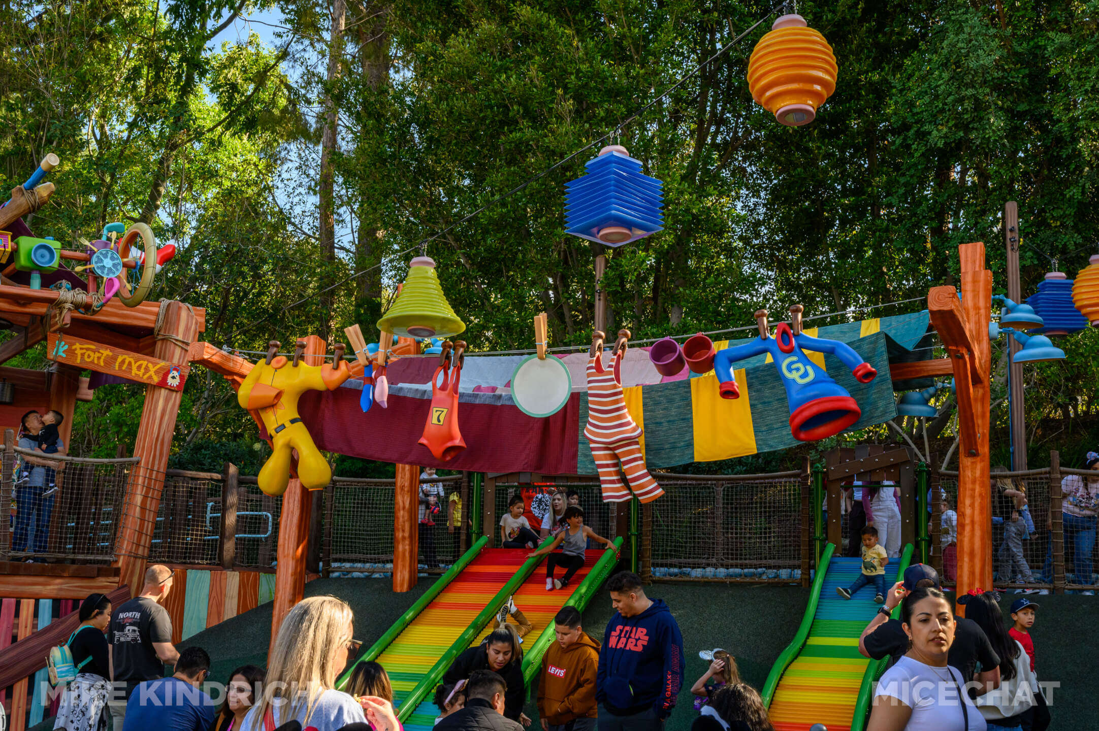 , DISNEYLAND UPDATE: Toontown Troubles Tamed, Spring Surprises &#038; Seasonal Shenanigans