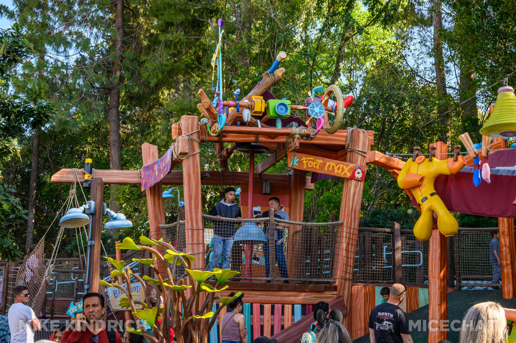 , DISNEYLAND UPDATE: Toontown Troubles Tamed, Spring Surprises &#038; Seasonal Shenanigans