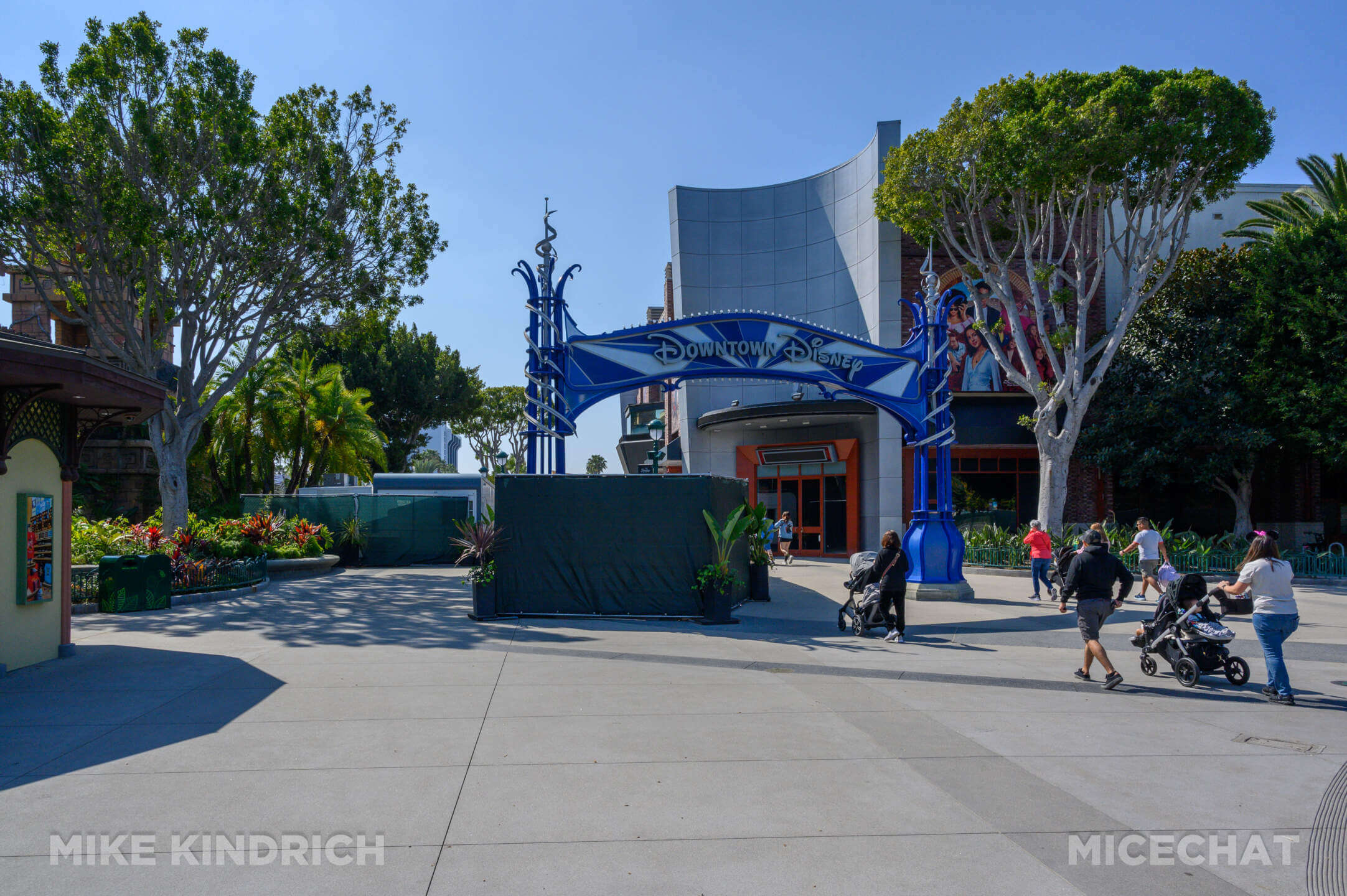 , DISNEYLAND UPDATE: Toontown Troubles Tamed, Spring Surprises &#038; Seasonal Shenanigans