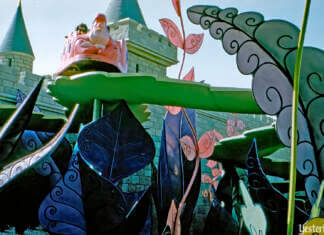 Yesterland: Alice in Wonderland — with the “leafy vine” track outside