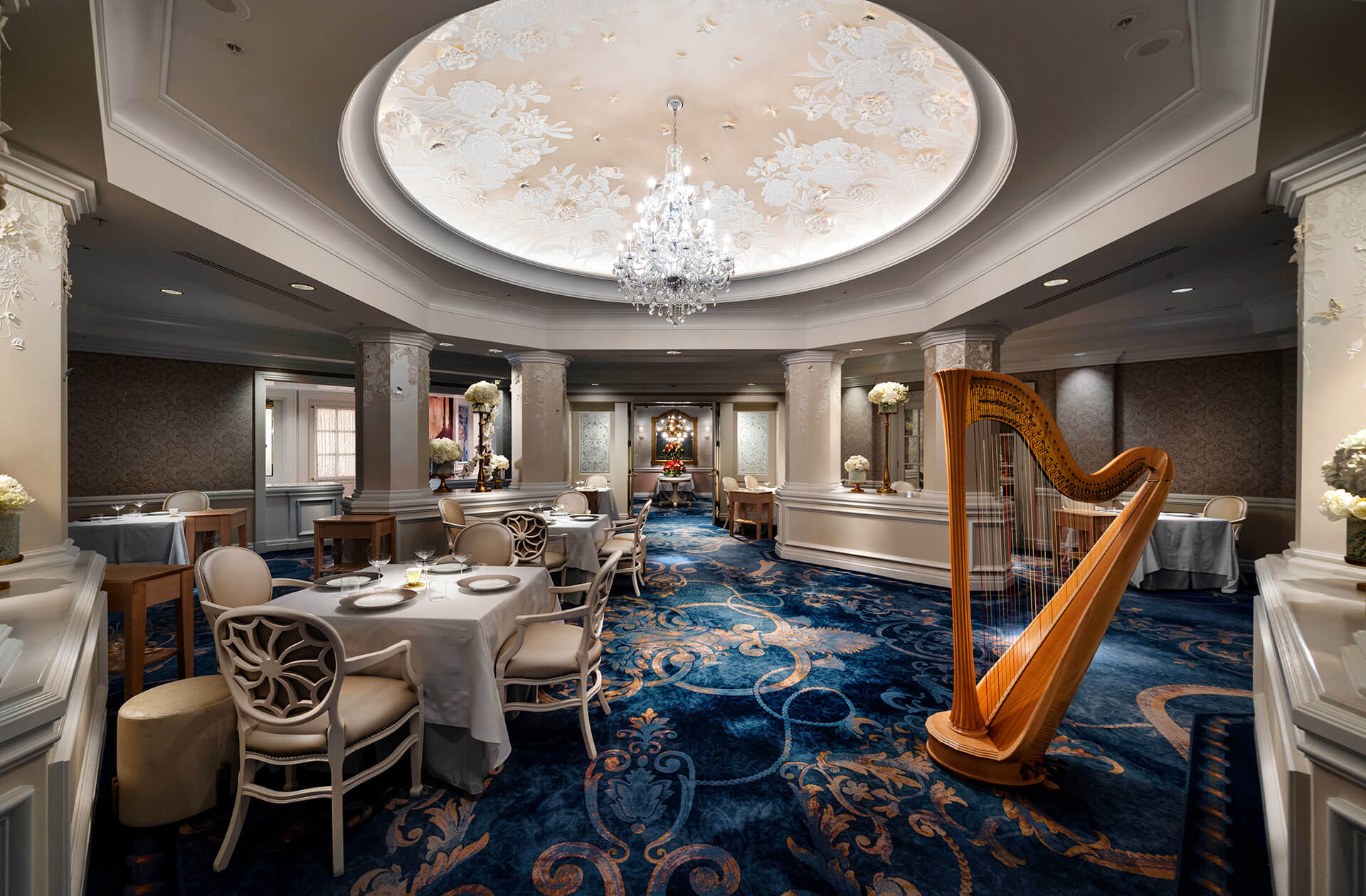 Victoria & Albert's
