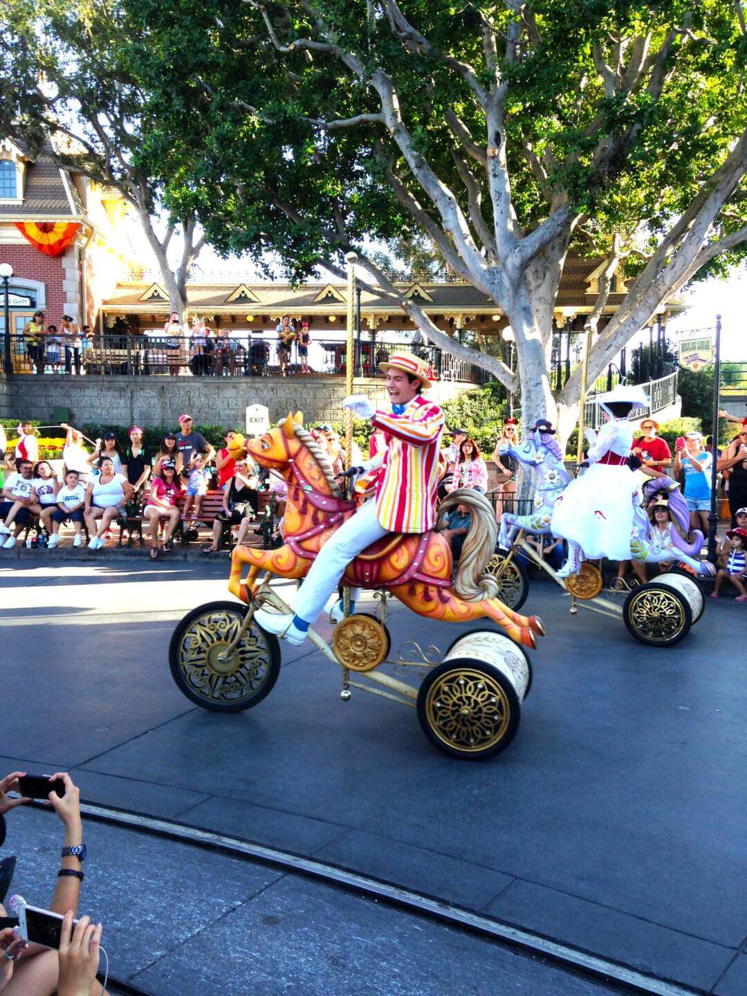 Mary Poppins & Bert Mickey's Soundsational Parade