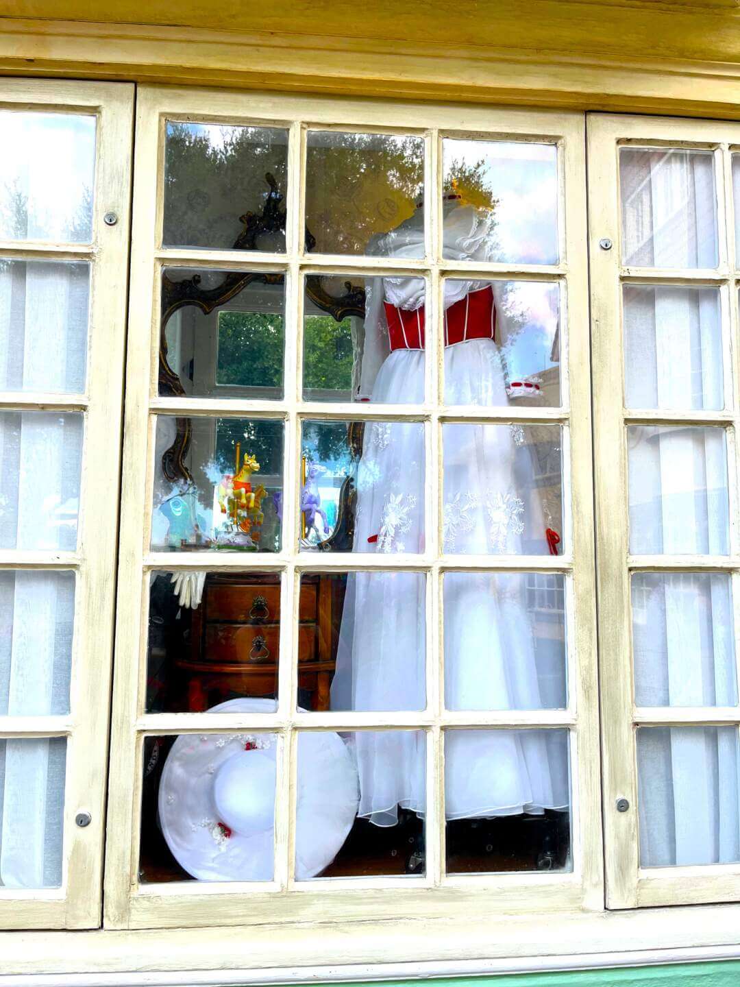 Mary Poppins Window EPCOT UK Pavilion