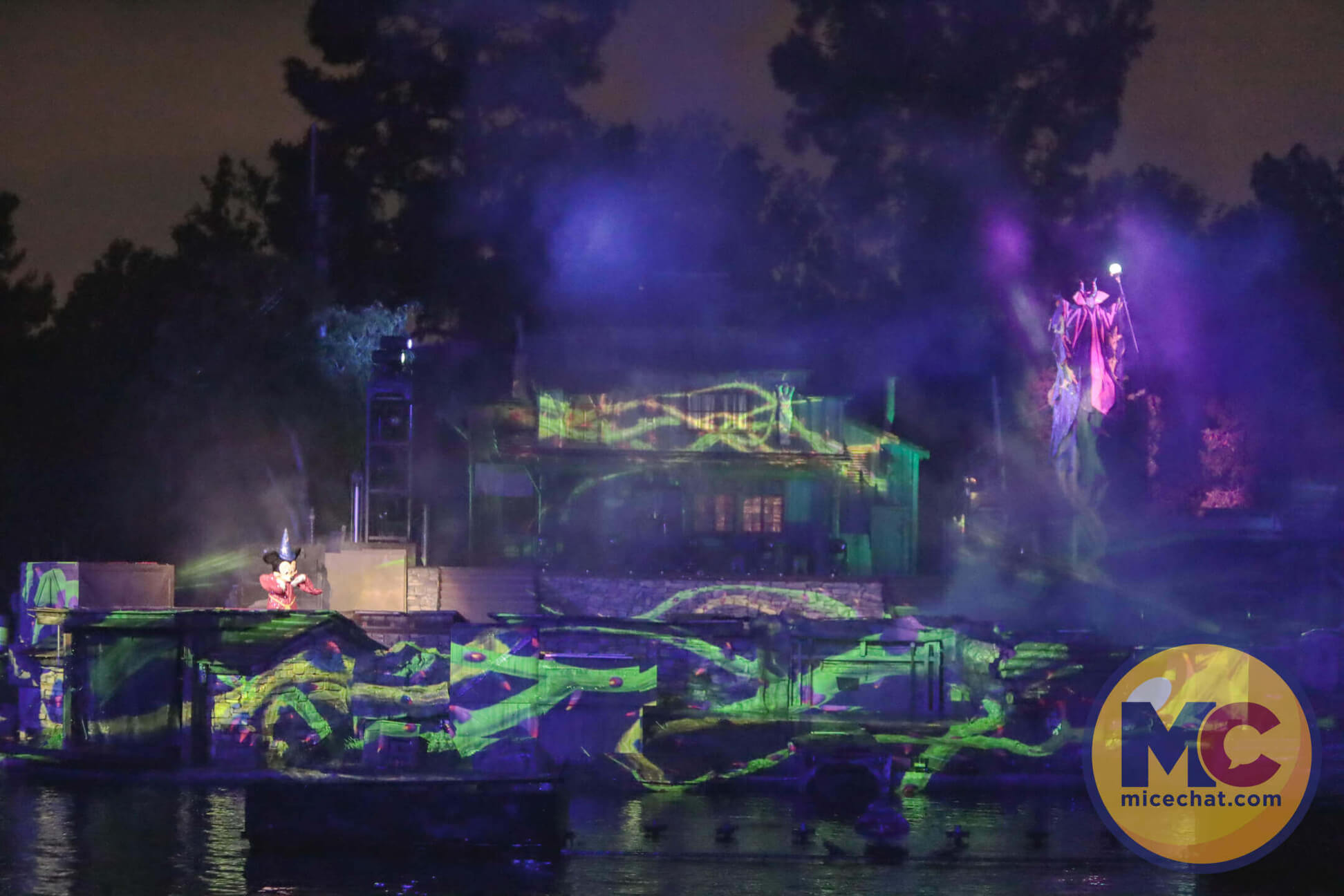 , DISNEYLAND UPDATE: Beautiful Fantasies & Overwhelming Nightmares