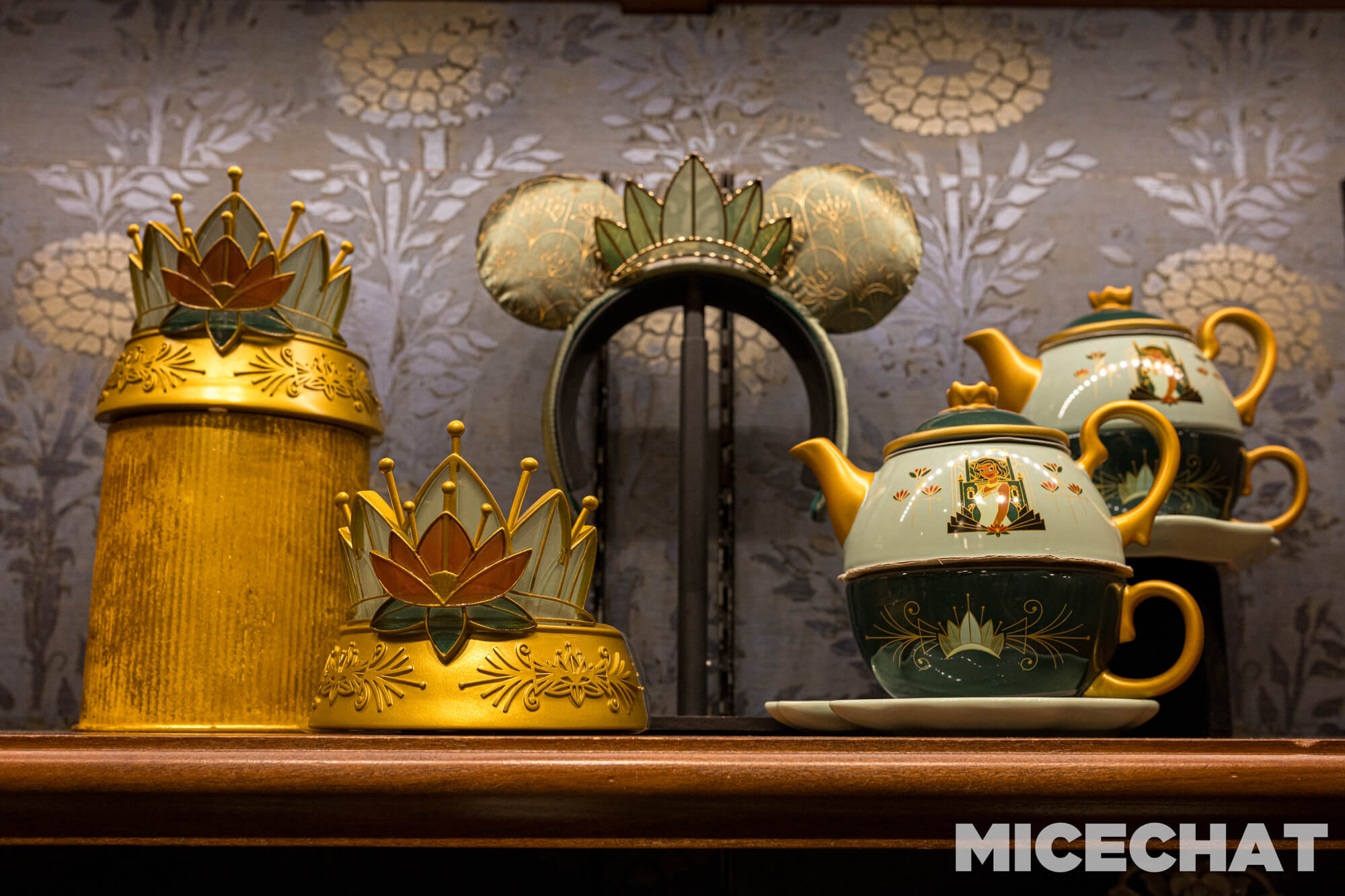 , DISNEYLAND UPDATE: Crowd Collapse, Oogie Observations & A Splashtacular Surprise
