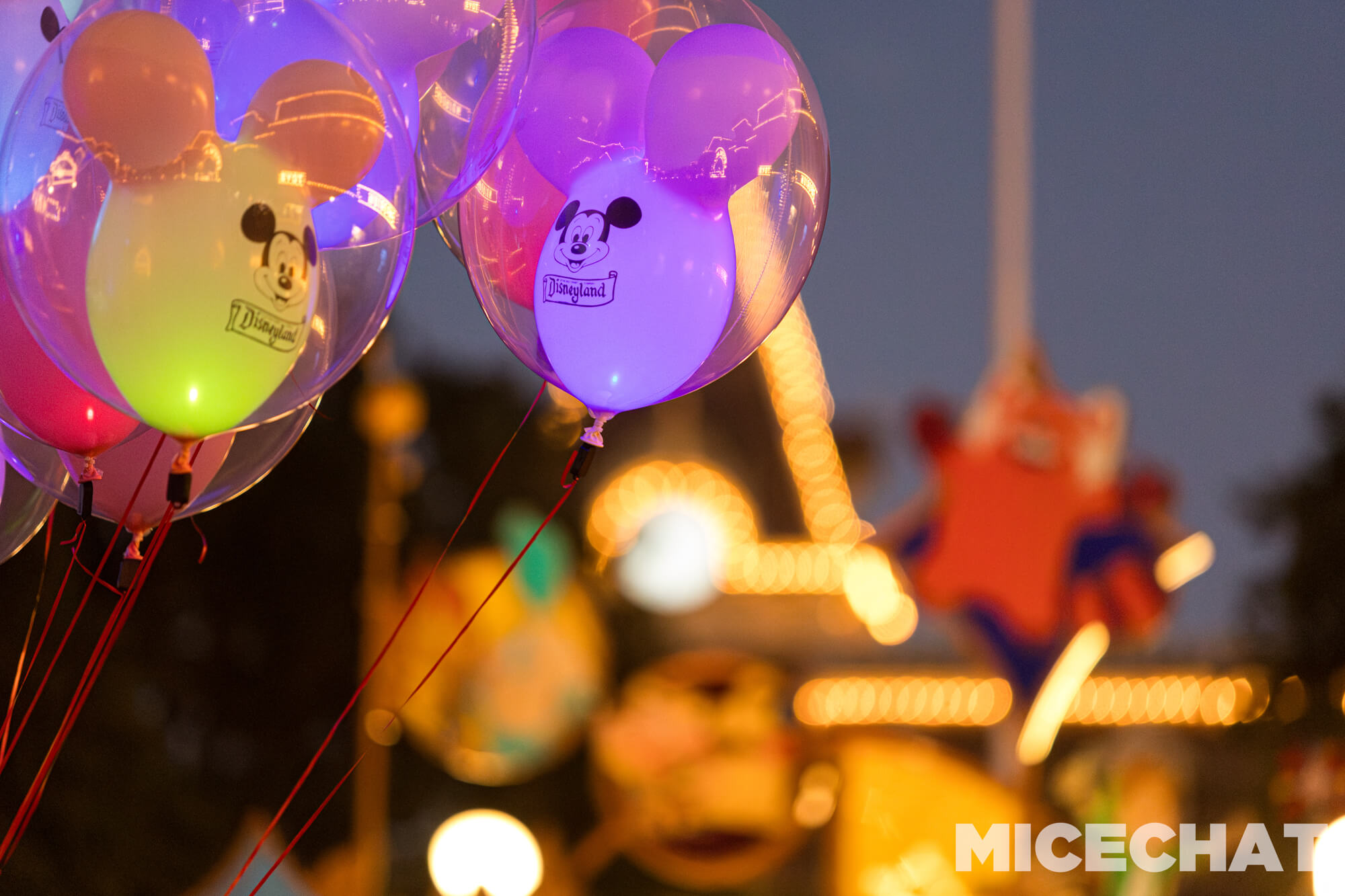 , DISNEYLAND UPDATE: Crowd Collapse, Oogie Observations & A Splashtacular Surprise