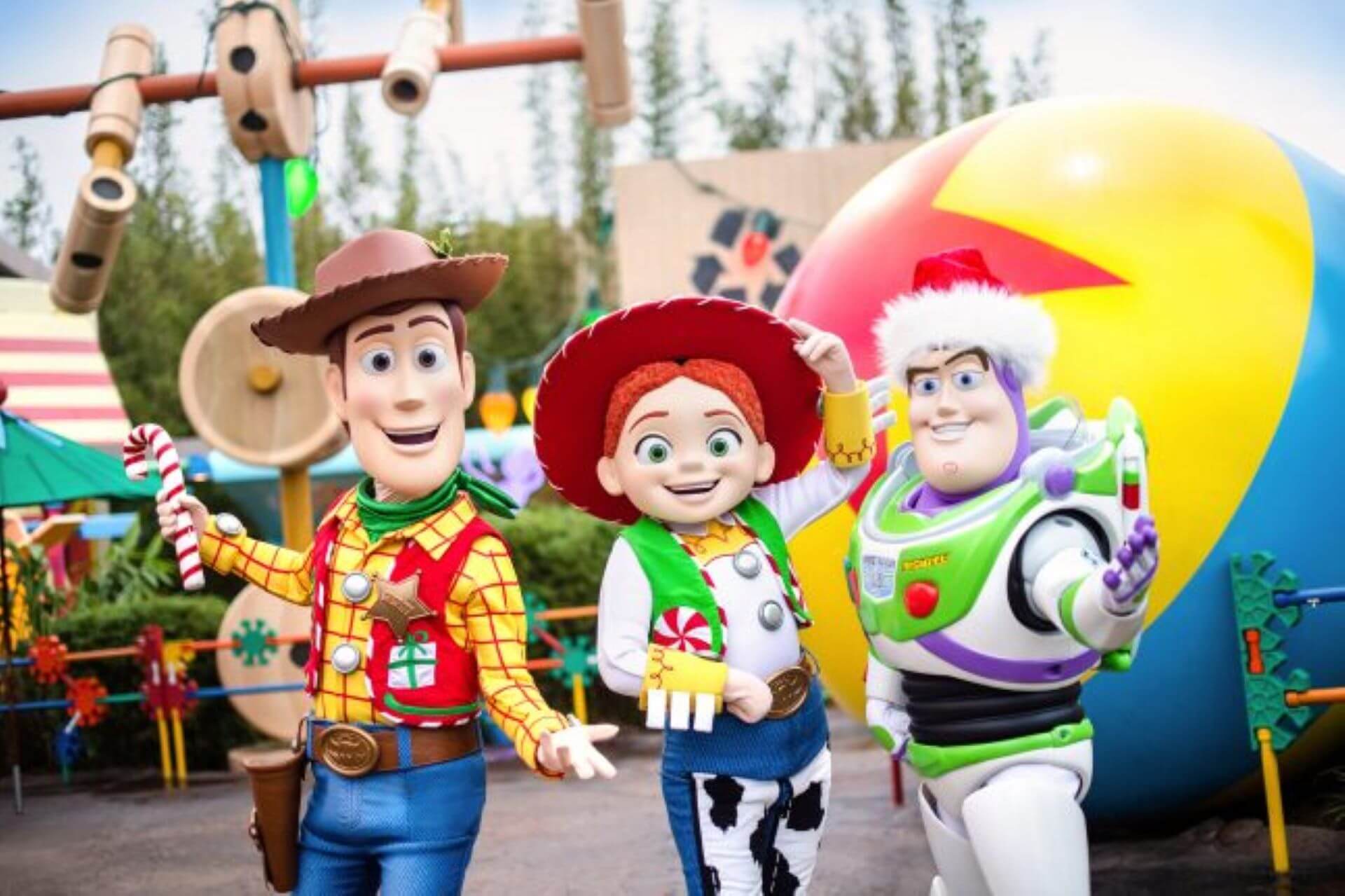 Walt Disney World Holiday, UPDATED! Your 2025 WDW Holiday Guide