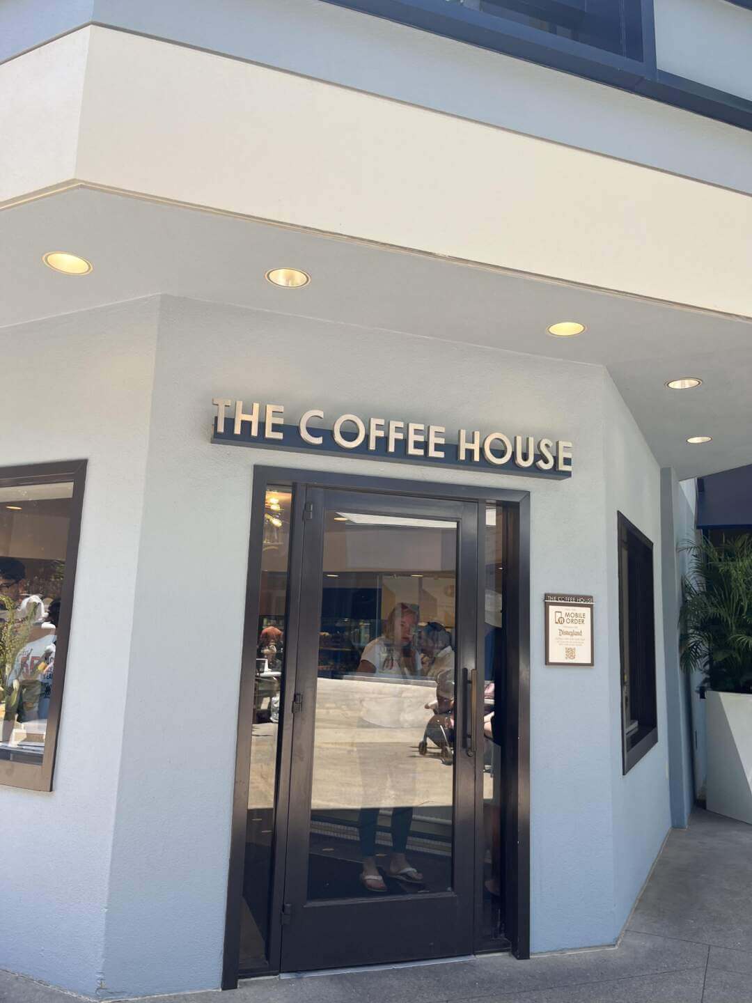 Disneyland Hotel Coffee House