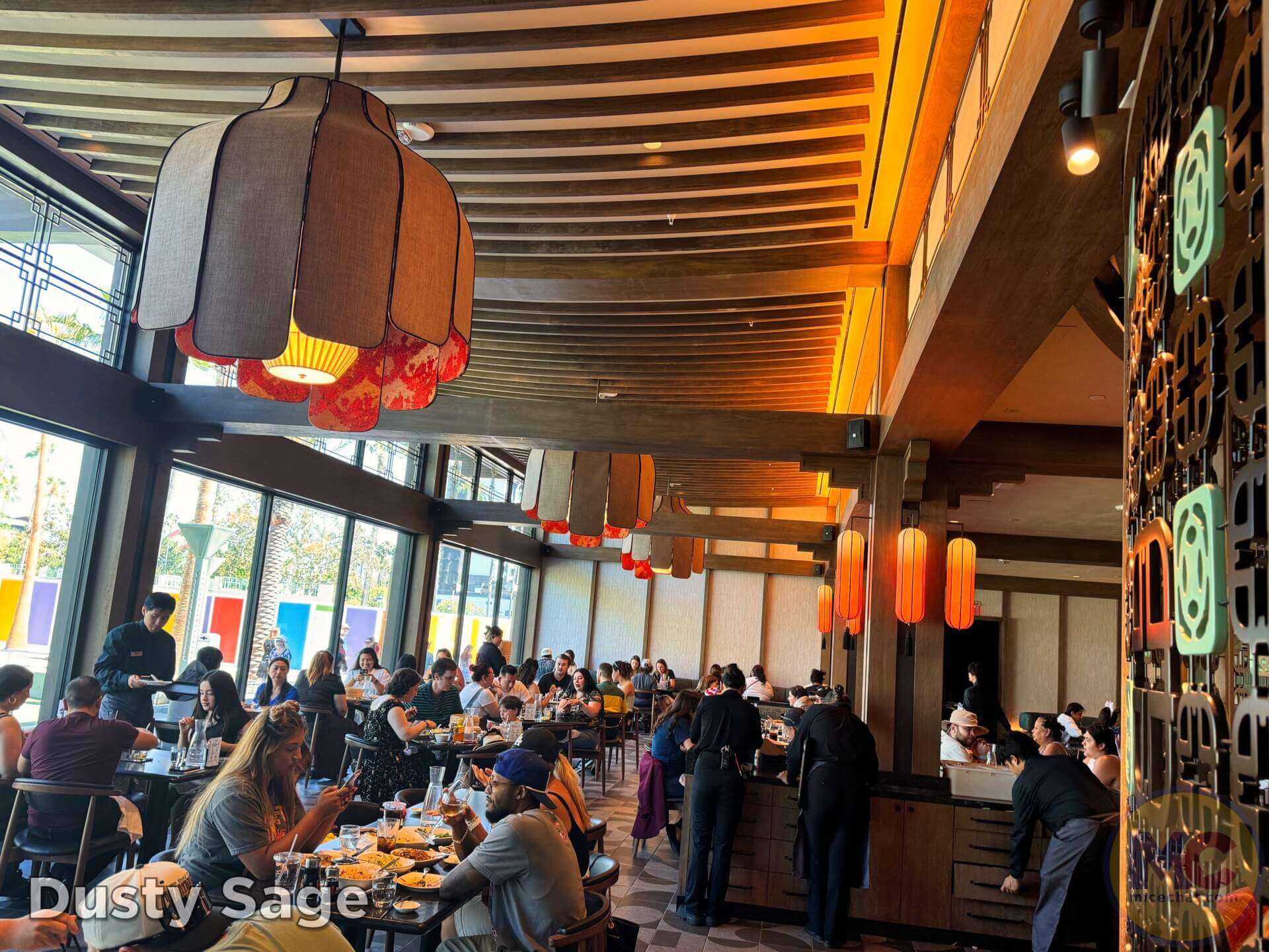 , DISNEYLAND UPDATE: Crowd Collapse, Oogie Observations & A Splashtacular Surprise
