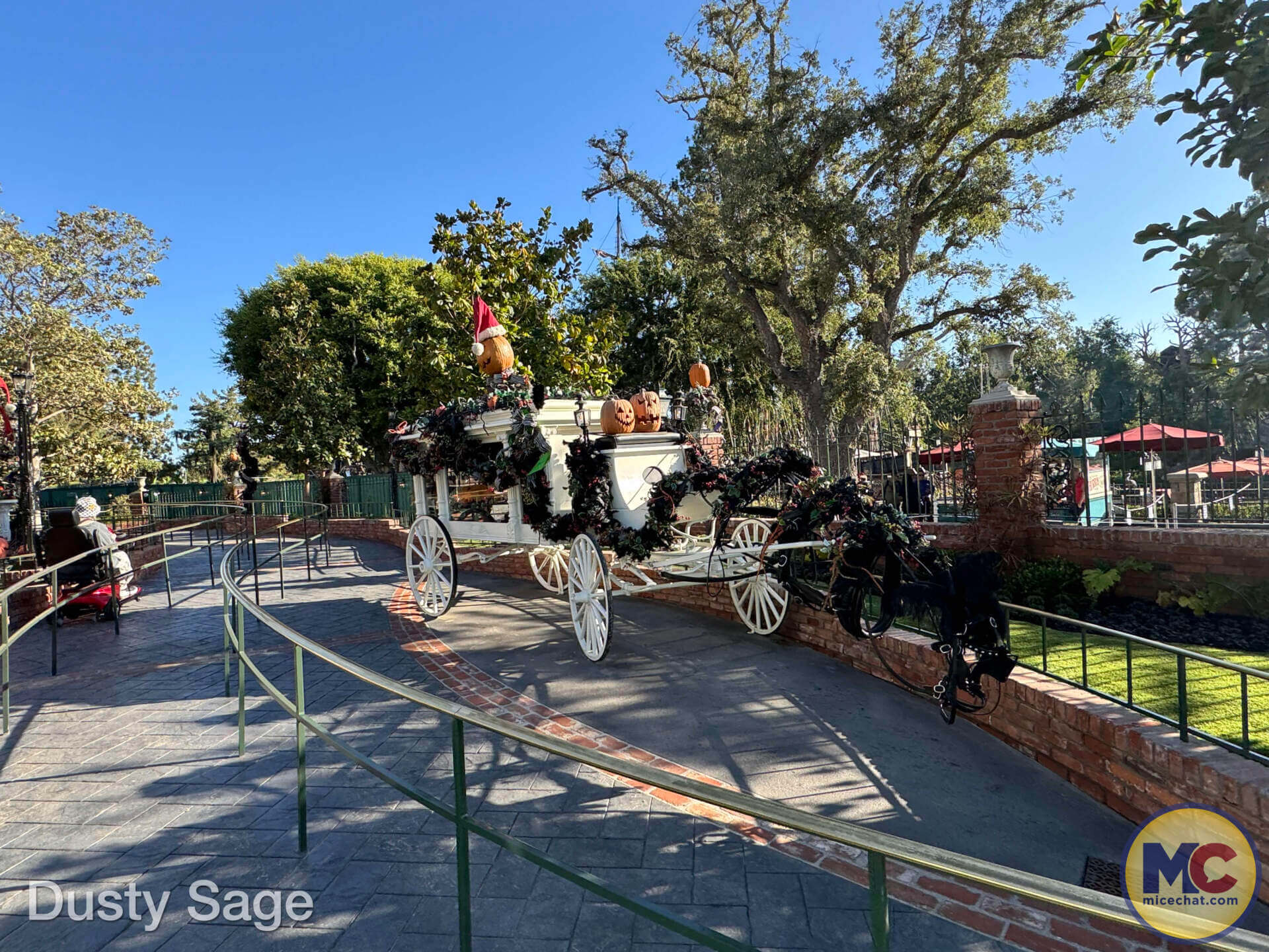 , DISNEYLAND UPDATE: Dead-er Together, D23 Screams & Haunted Happenings