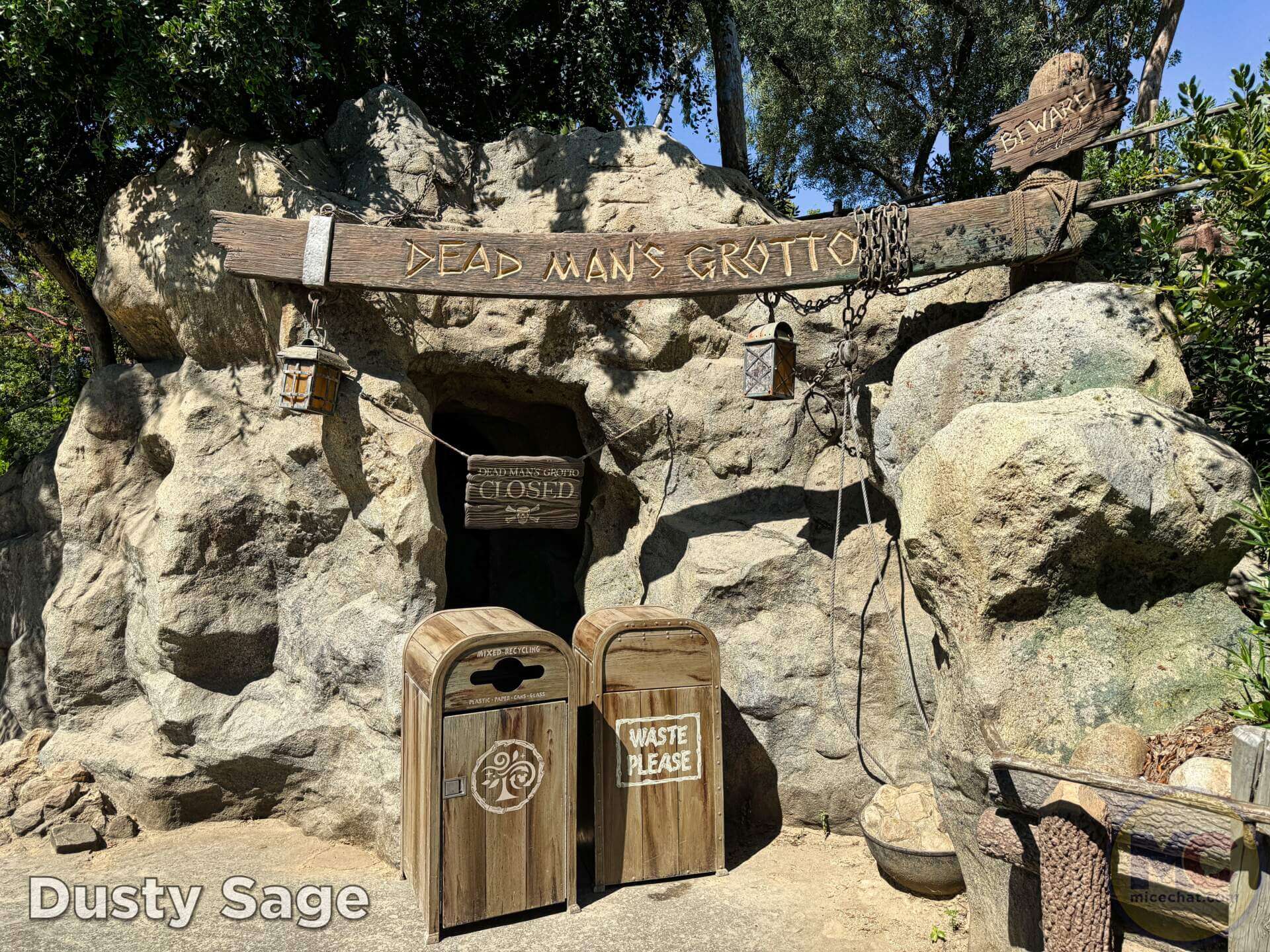 , DISNEYLAND UPDATE: Maintenance Boo-Hoos, Strike in View, Country Bear Barbecue