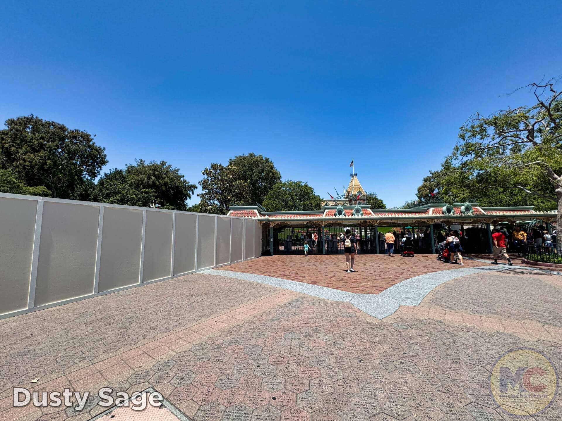 , DISNEYLAND UPDATE: Maintenance Boo-Hoos, Strike in View, Country Bear Barbecue