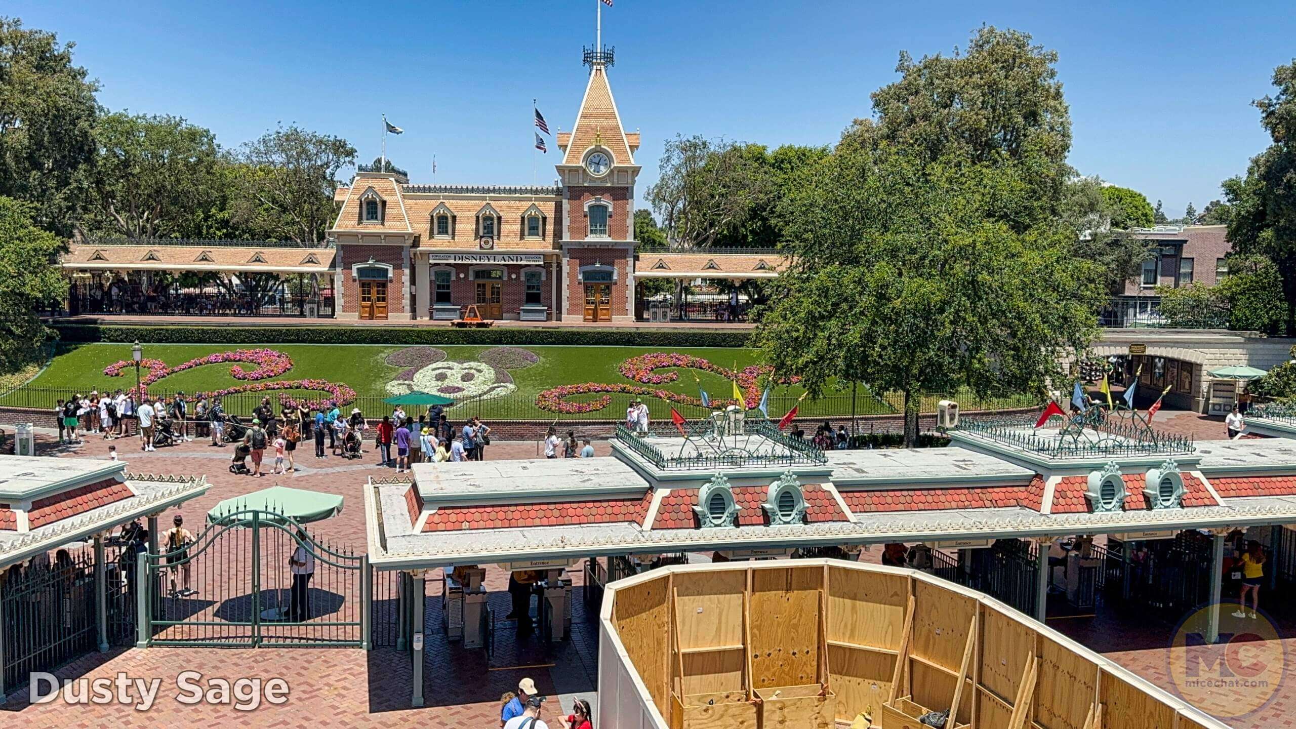 , DISNEYLAND UPDATE: Maintenance Boo-Hoos, Strike in View, Country Bear Barbecue