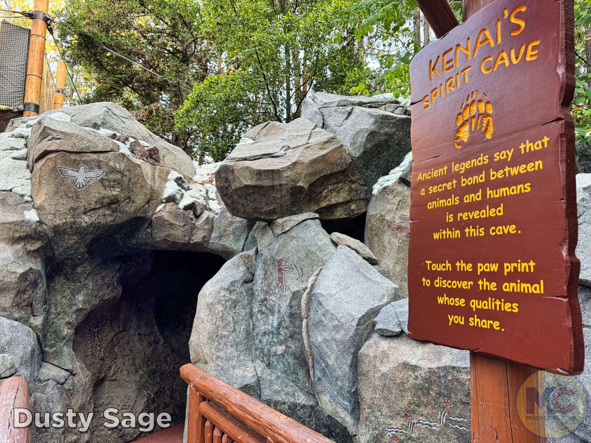 , DISNEYLAND UPDATE: Haunted Happenings, Marvel Mayhem, and Showbiz Shenanigans!