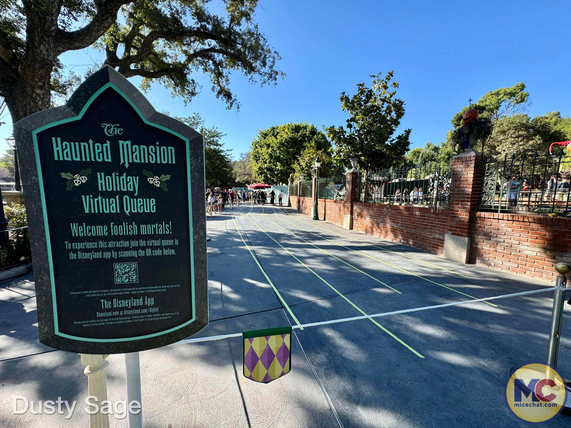 , DISNEYLAND UPDATE: Haunted Happenings, Marvel Mayhem, and Showbiz Shenanigans!