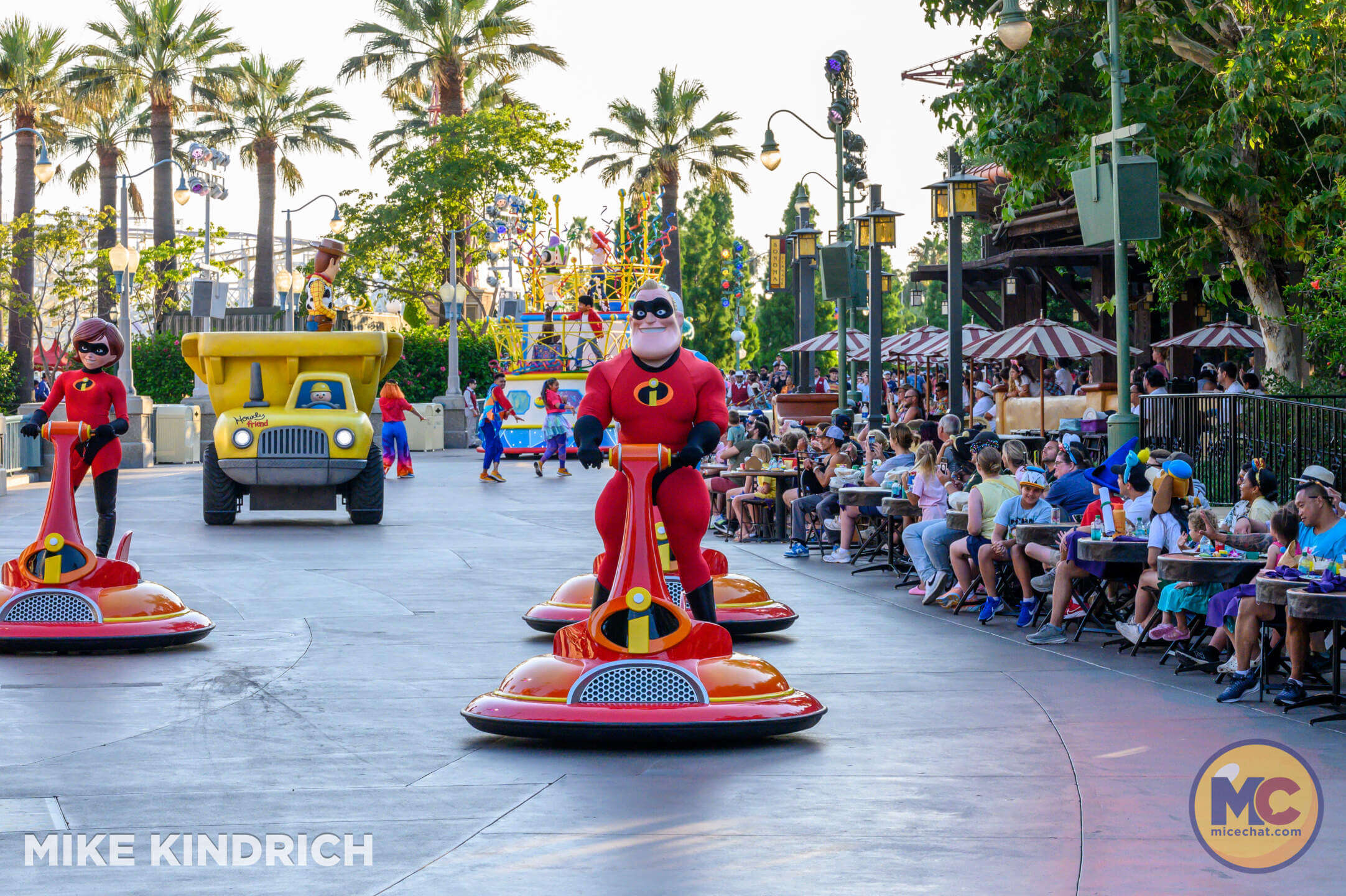 , DISNEYLAND UPDATE: Dead-er Together, D23 Screams & Haunted Happenings