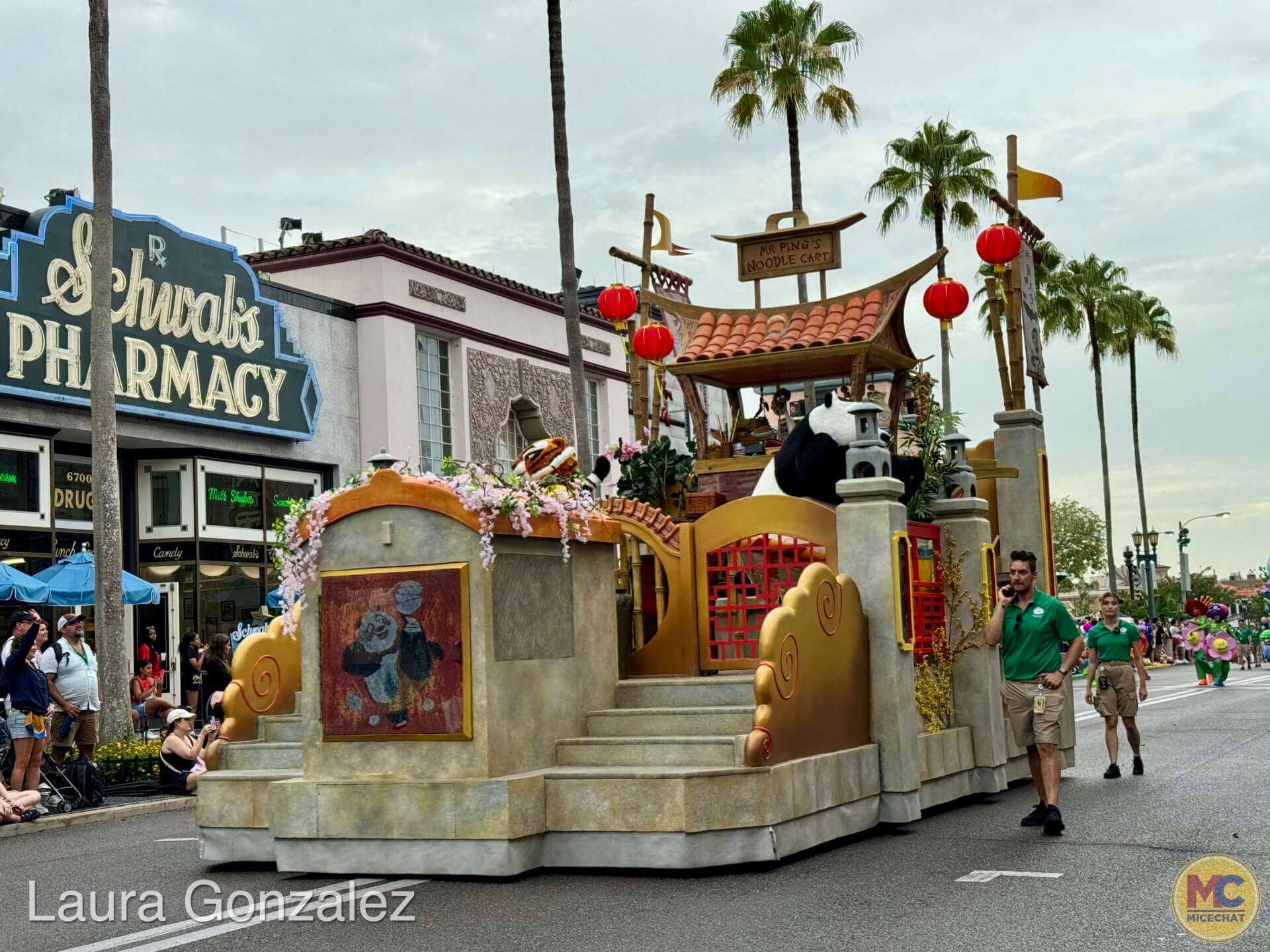 , ACTION: Universal Studios Florida’s NEW Mega Movie Parade!