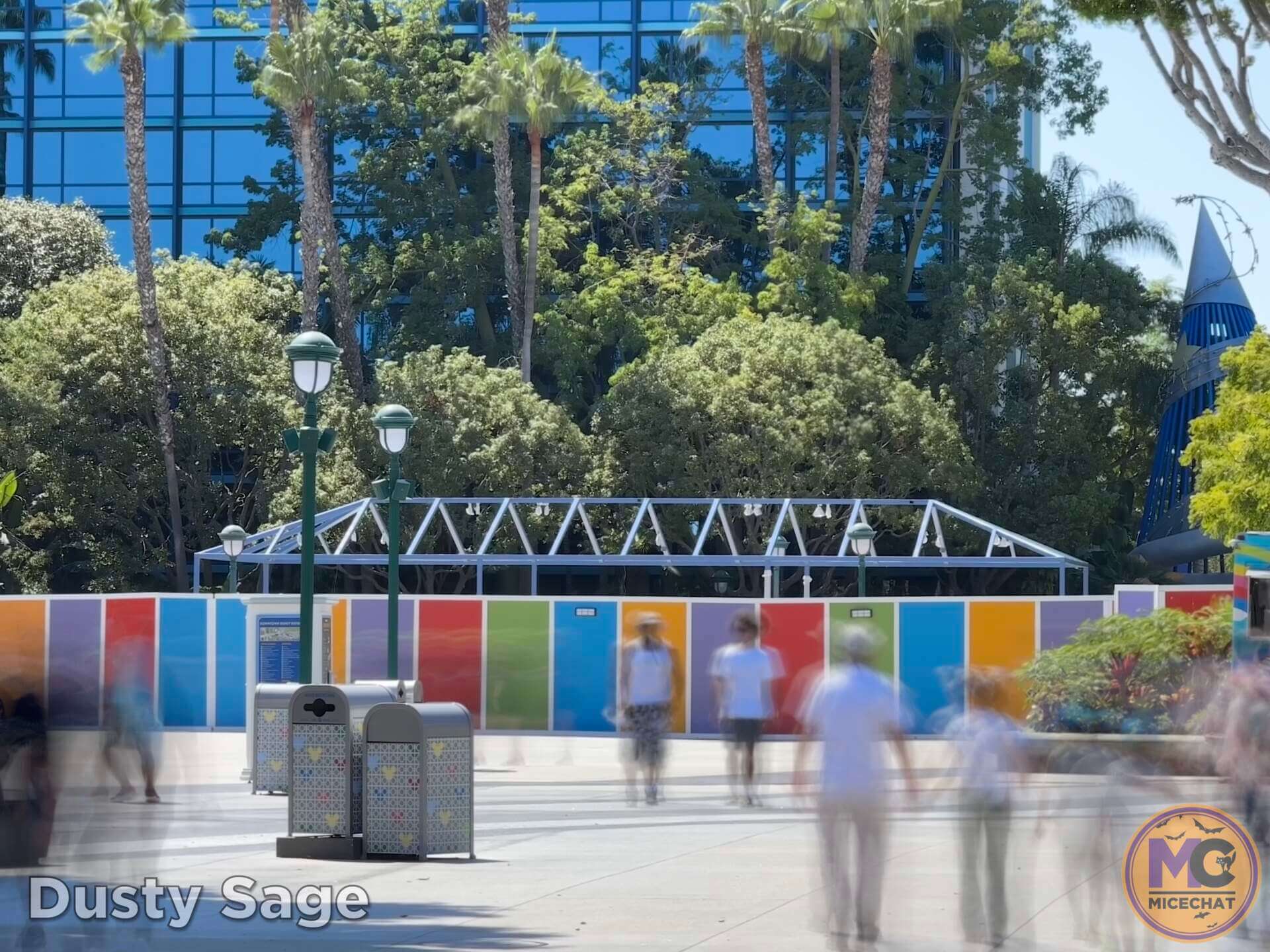 , Disneyland Update: Construction Tricks and Halloween Treats