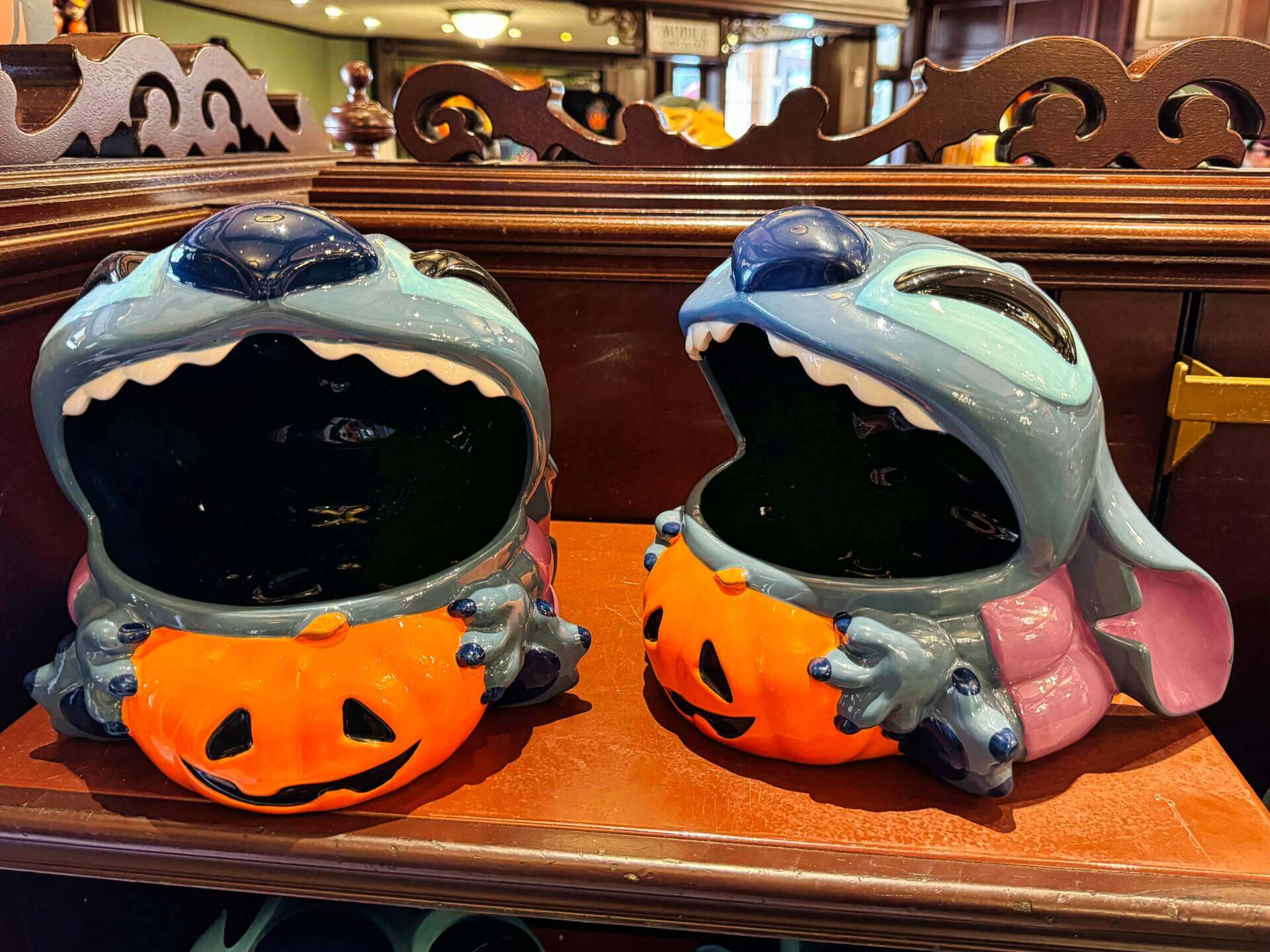 , DISNEYLAND UPDATE: Dead-er Together, D23 Screams & Haunted Happenings