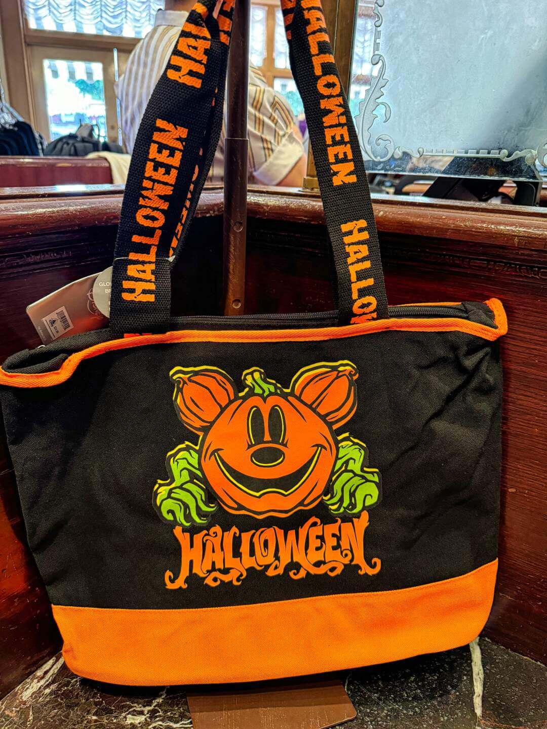 , DISNEYLAND UPDATE: Dead-er Together, D23 Screams & Haunted Happenings
