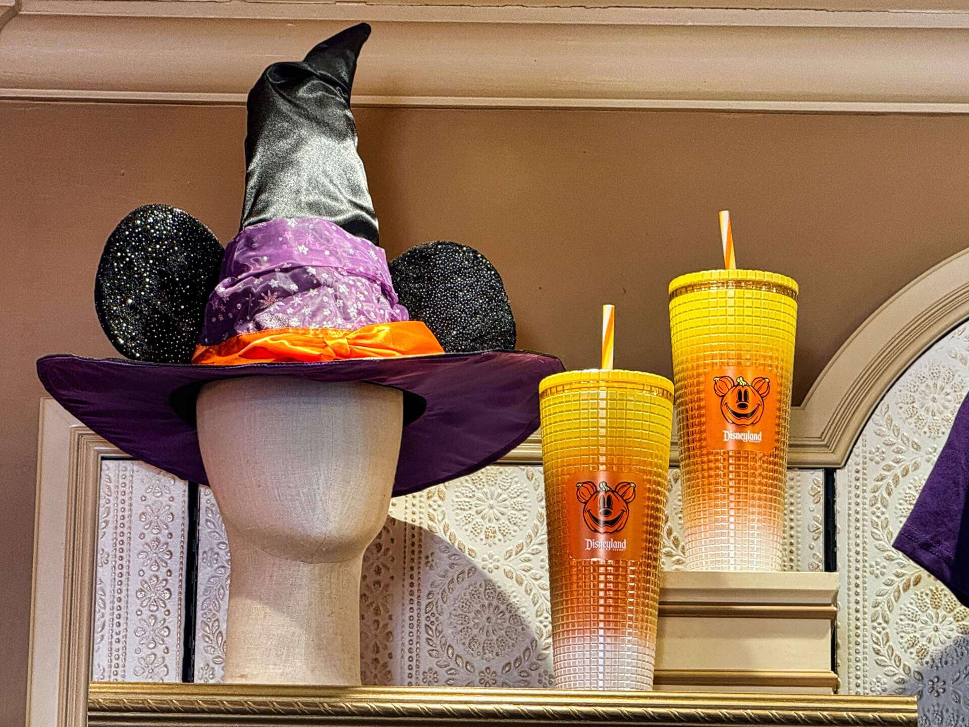 , DISNEYLAND UPDATE: Dead-er Together, D23 Screams & Haunted Happenings