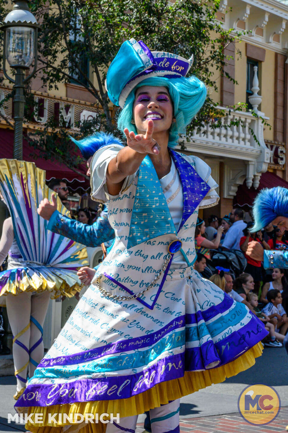 , Disneyland Update: Construction Tricks and Halloween Treats