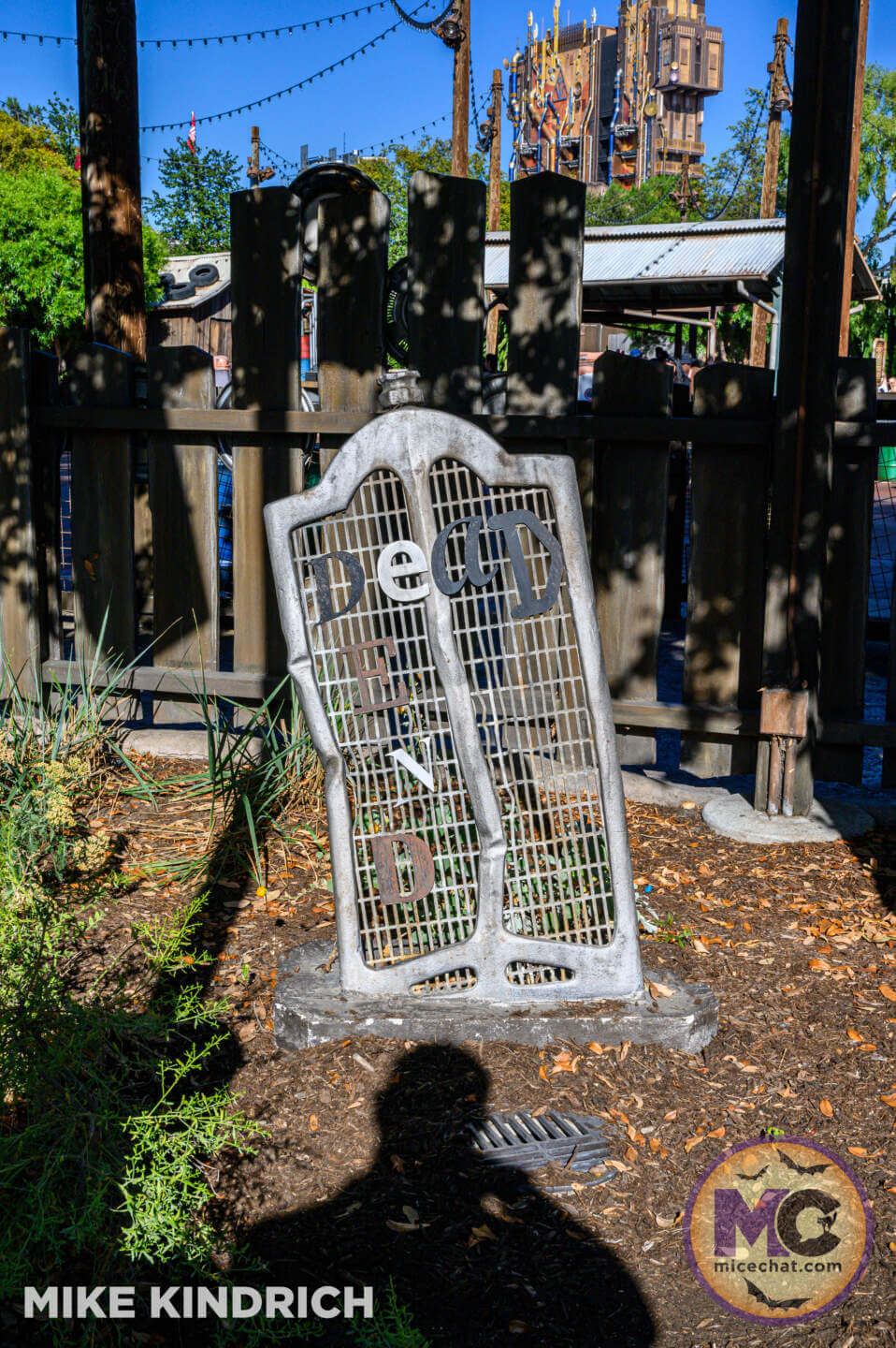 , Disneyland Update: Construction Tricks and Halloween Treats