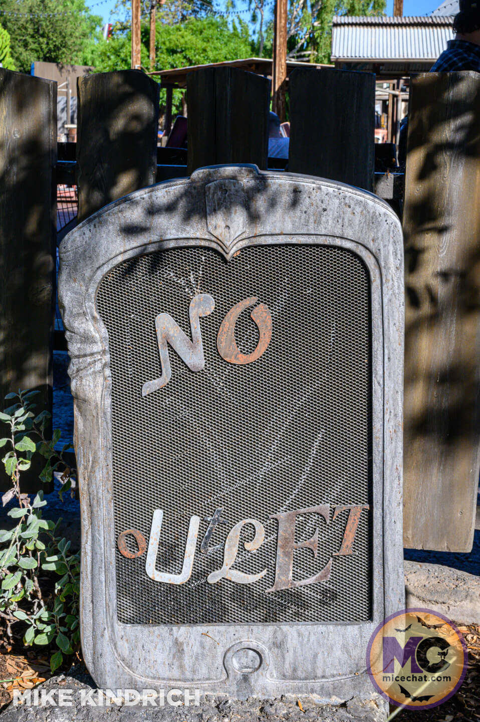 , Disneyland Update: Construction Tricks and Halloween Treats