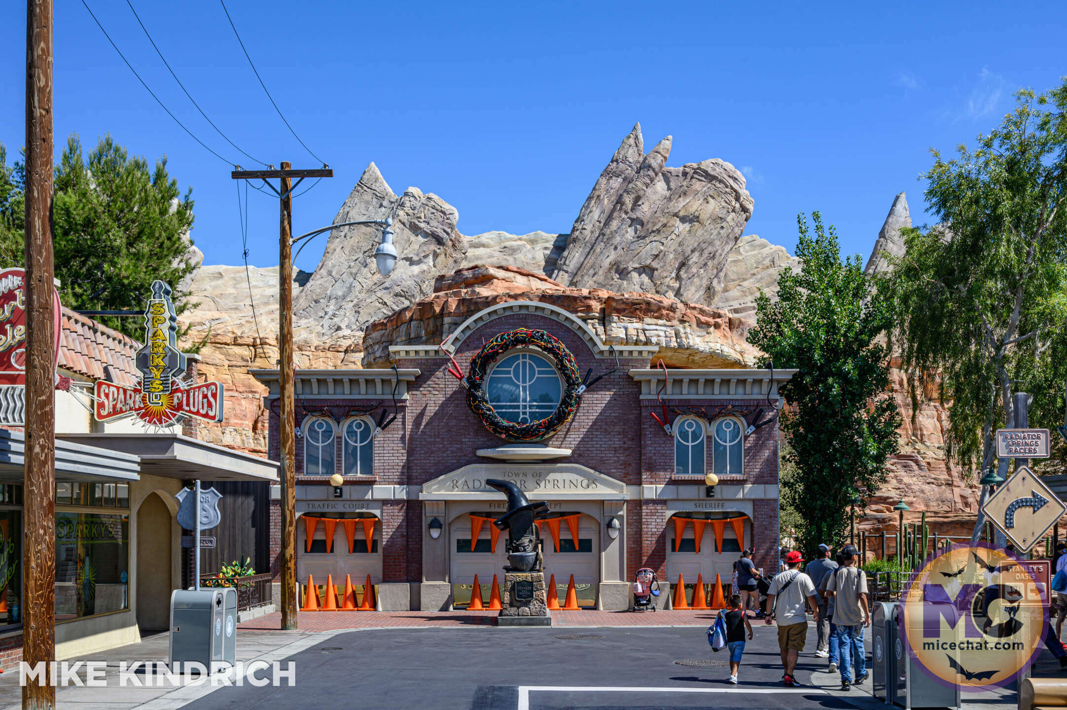 , Disneyland Update: Attractions Where? Dare to Scare! BBQ Bear 🐻