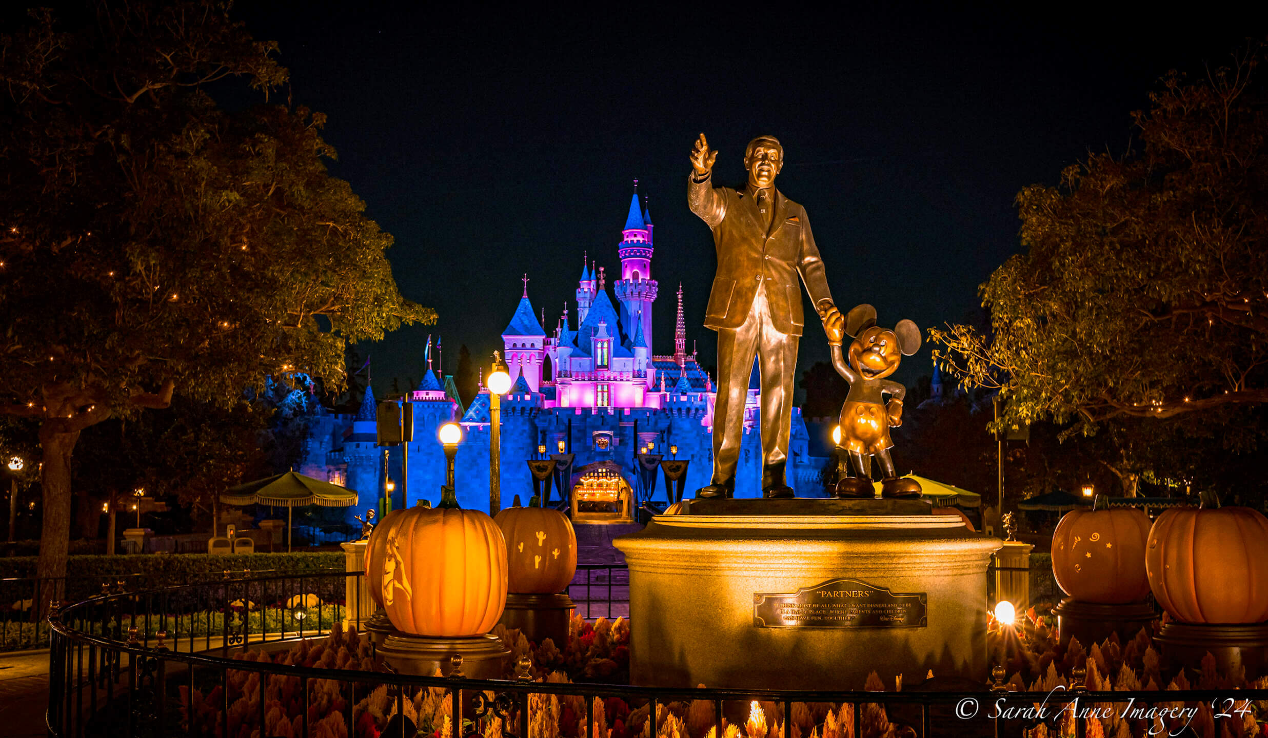 , Disneyland Update: Construction Tricks and Halloween Treats