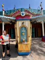 Walt-Disney-World-Magic-Kingdom-Smellephants-on-Parade-15-of-15