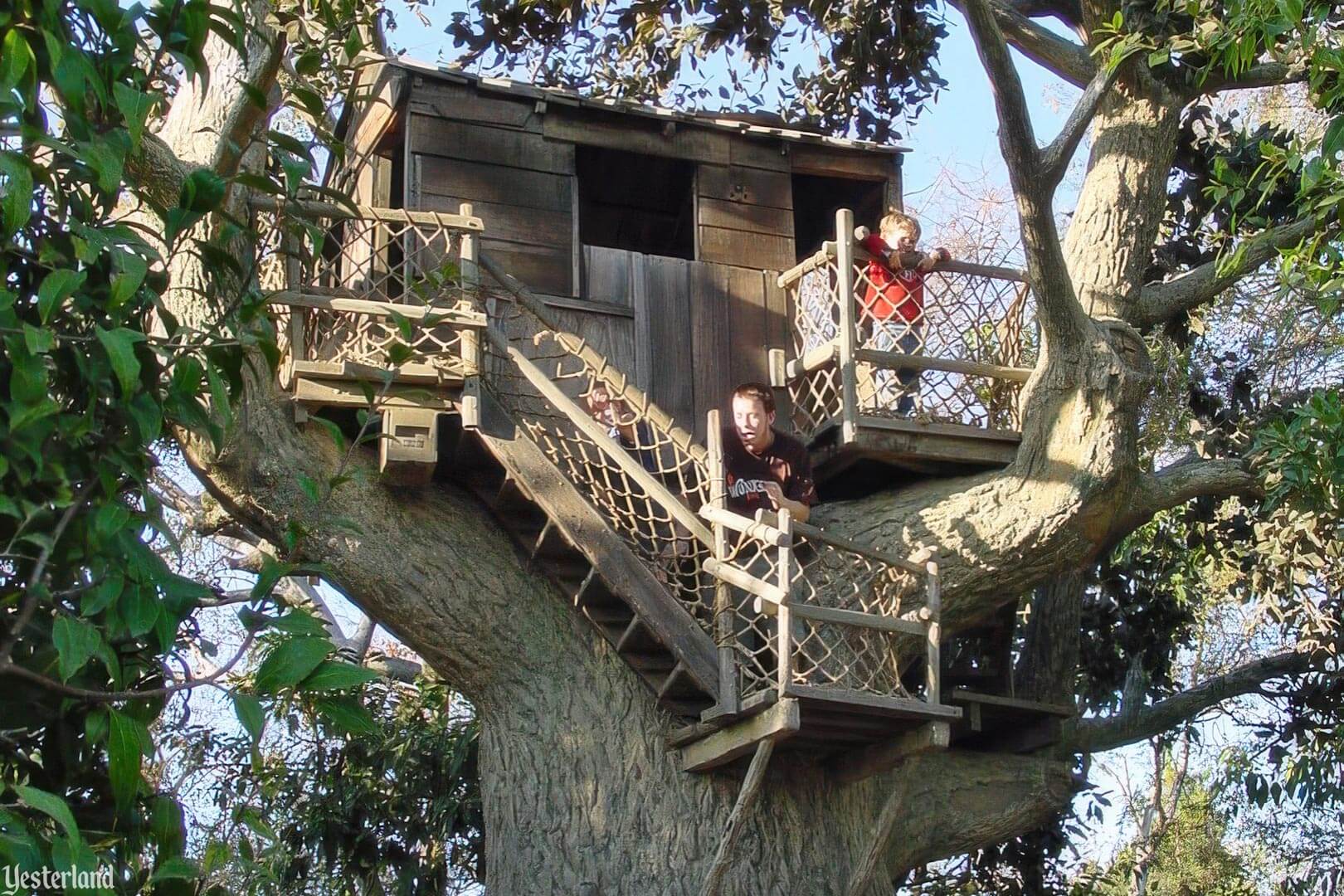 Yesterland: Tom and Huck’s Tree House on Tom Sawyer Island Yesterland: Tom and Huck’s Tree House on Tom Sawyer Island