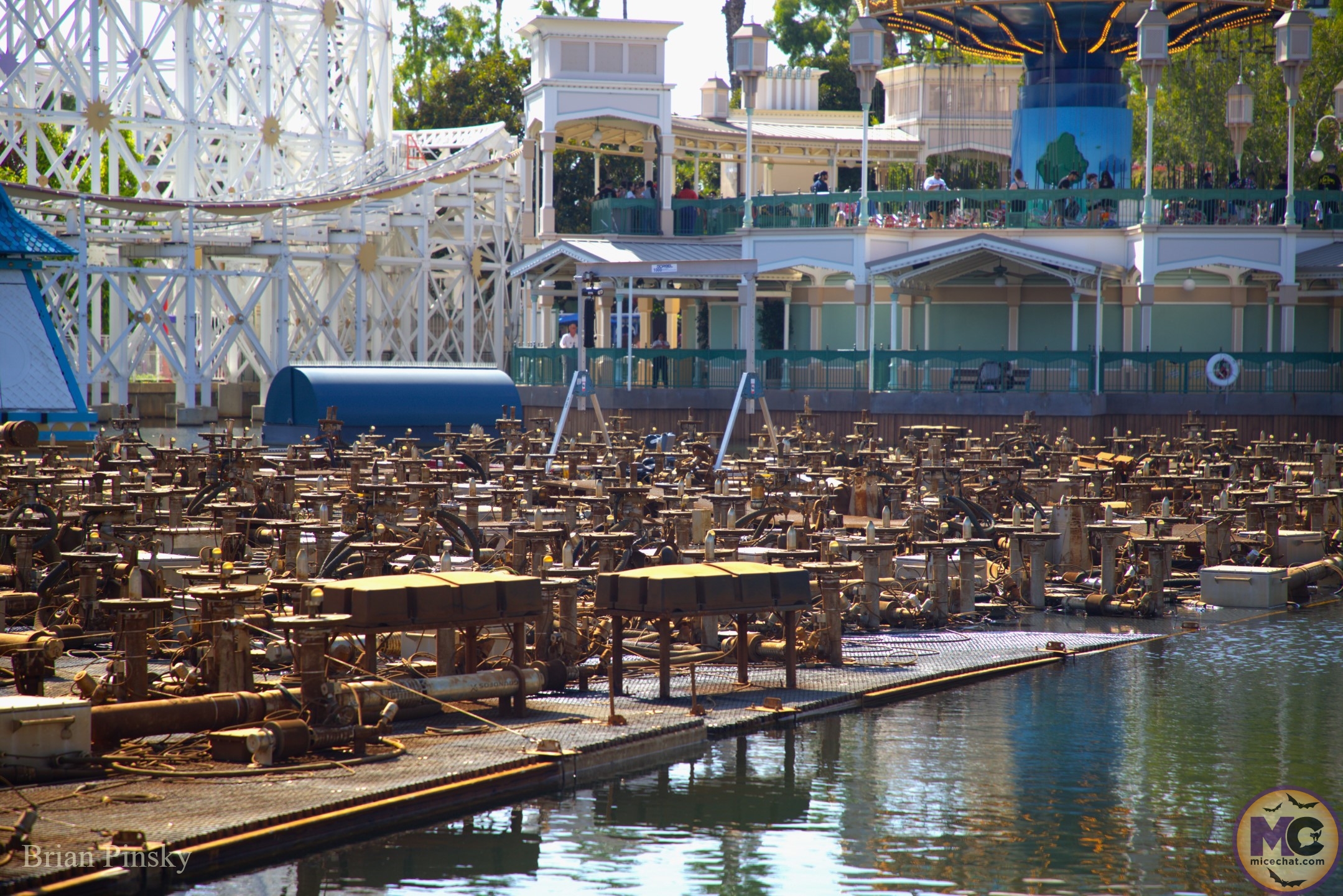 , DISNEYLAND UPDATE: Star Wars Redo, Tiana&rsquo;s Debut & Construction in View!