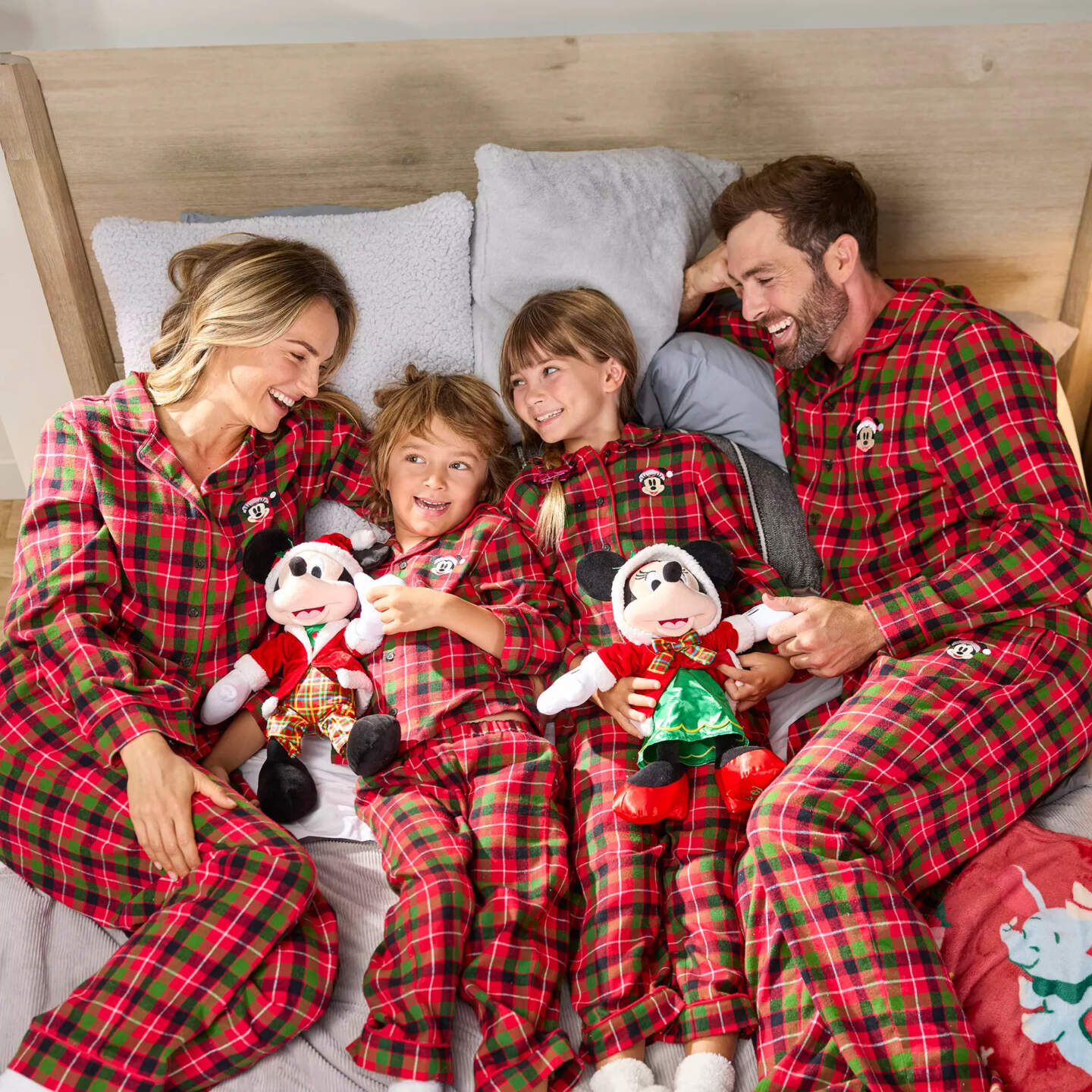 Disney Holiday Merchandise, DISNEYLAND HOLIDAY MERCH: Festive Cheer, New Gear & Merry Must-Haves!