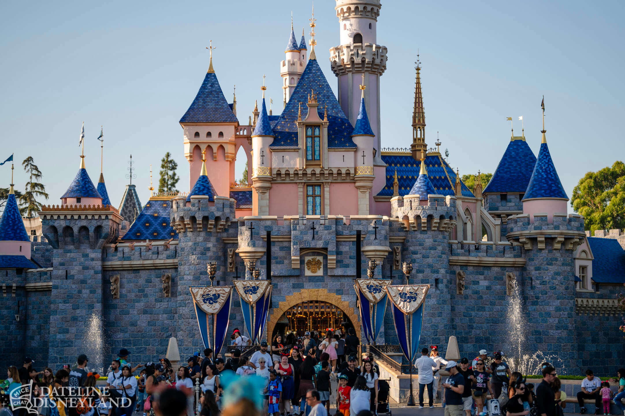Disneyland, DISNEYLAND UPDATE: Critter Country Comeback, Halloween Magic & Labor Day Madness