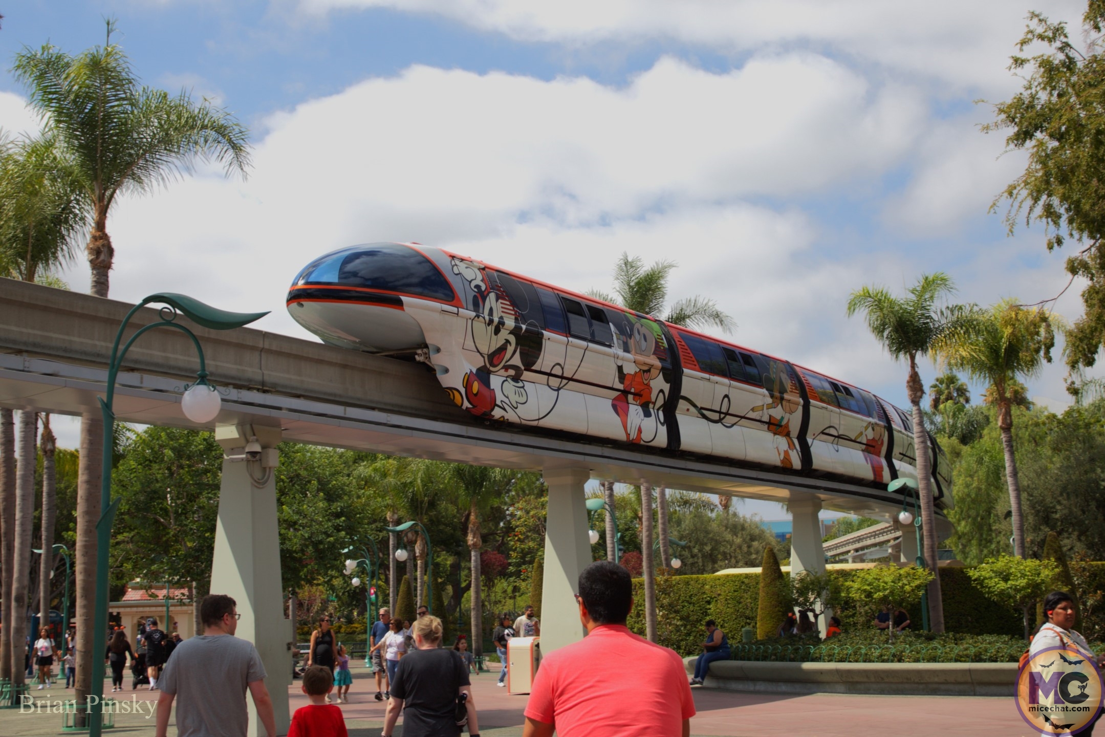 , DISNEYLAND UPDATE: Star Wars Redo, Tiana&rsquo;s Debut & Construction in View!