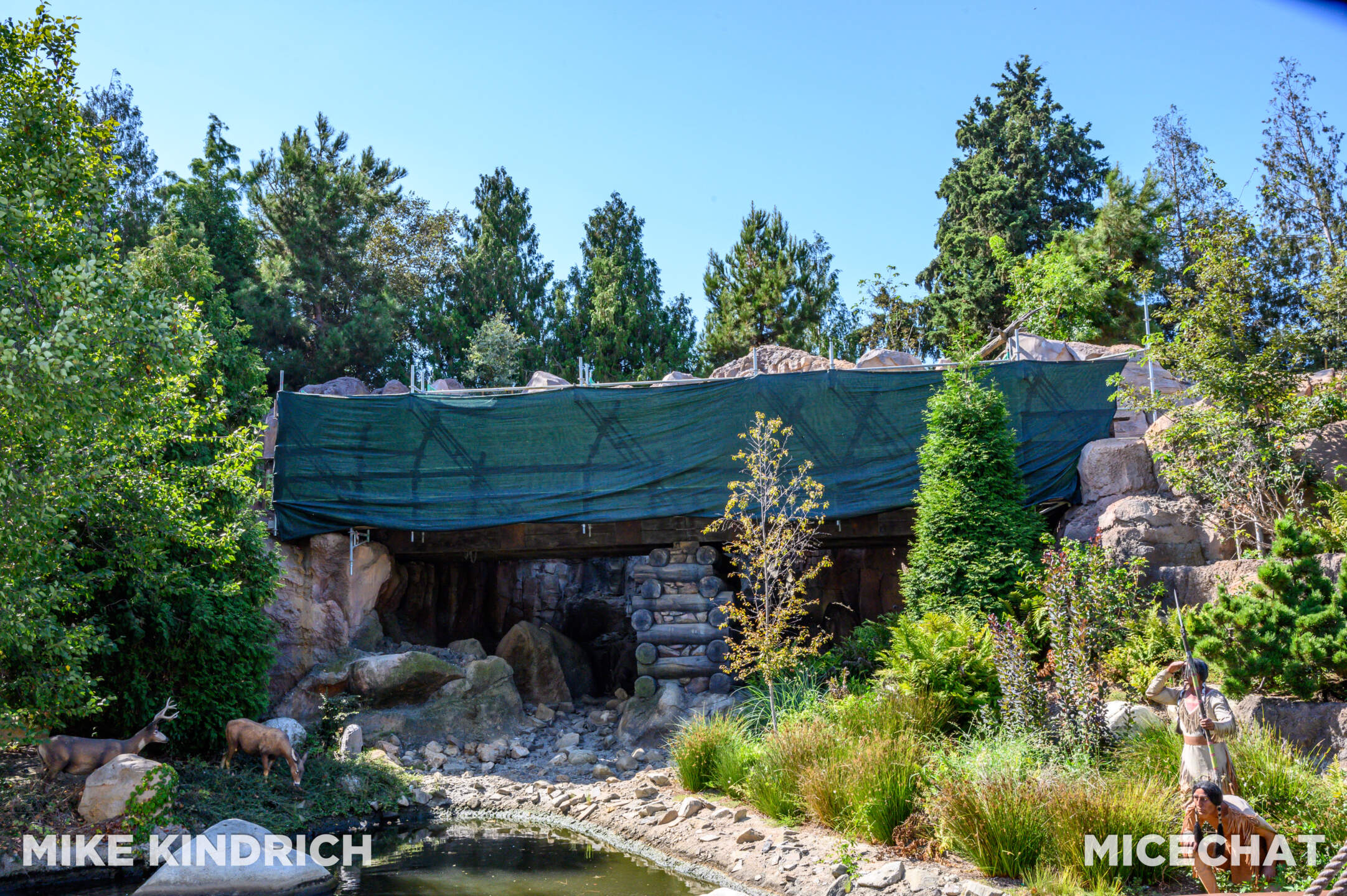 , DISNEYLAND UPDATE: Haunts, Heat & Halloween Treats!