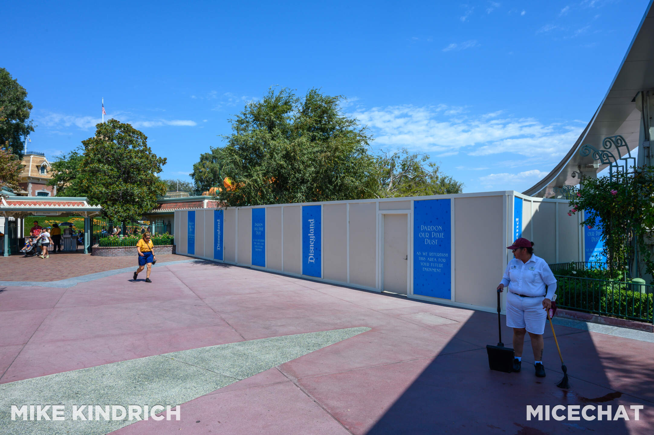 , DISNEYLAND UPDATE: Haunts, Heat & Halloween Treats!