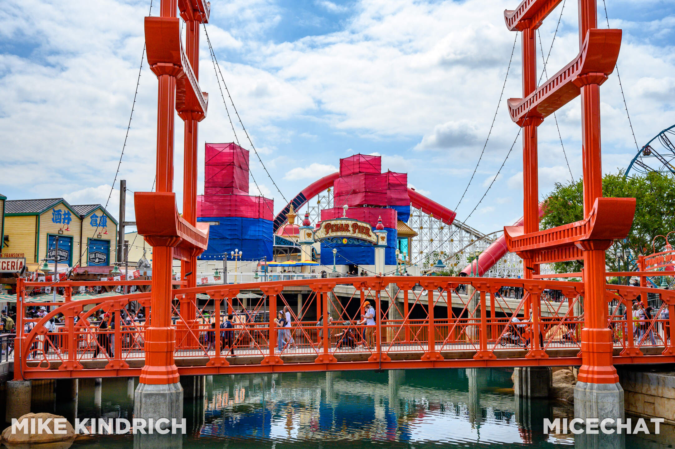 , DISNEYLAND UPDATE: Fall Fun, Packed Parks & Monorail Magic!