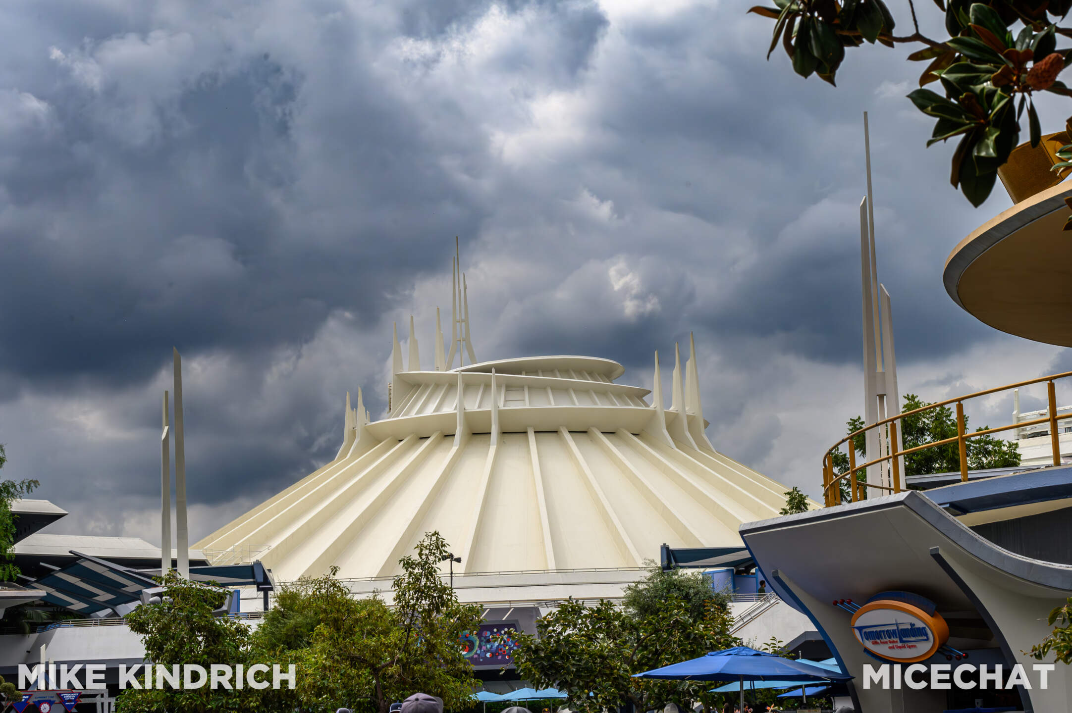 , DISNEYLAND UPDATE: Fall Fun, Packed Parks & Monorail Magic!