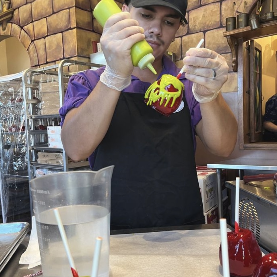 , WDW UPDATE: Pricey Premier, Stormy Season & Christmas Countdown!